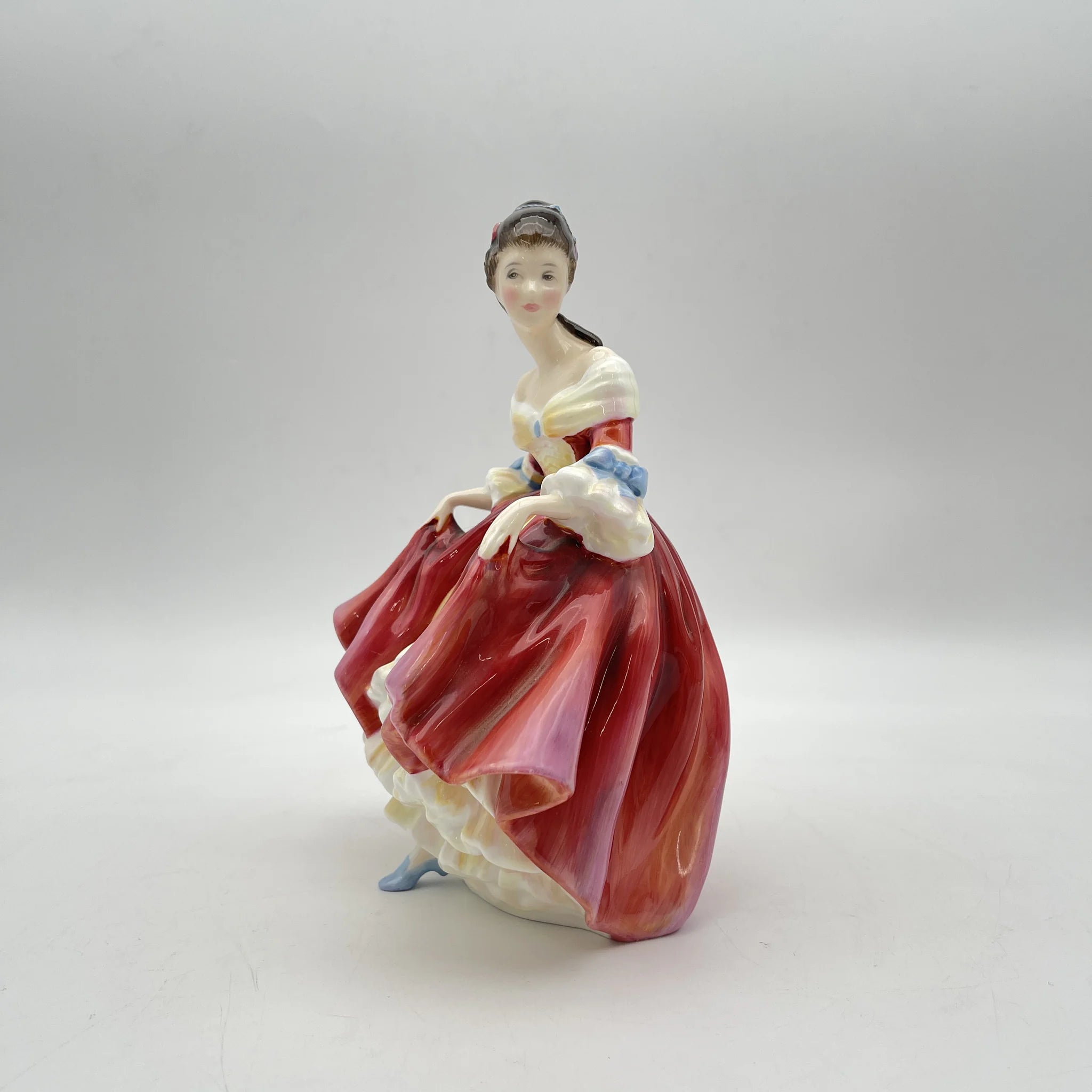 【复古】陶瓷器玩偶/ Royal Doulton / Southern Belle / 20c中后期/ Bone China /英国/手绘