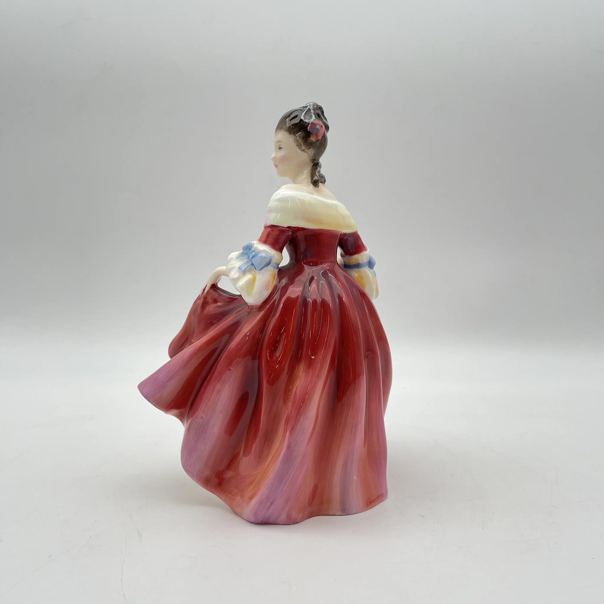 【复古】陶瓷器玩偶/ Royal Doulton / Southern Belle / 20c中后期/ Bone China /英国/手绘