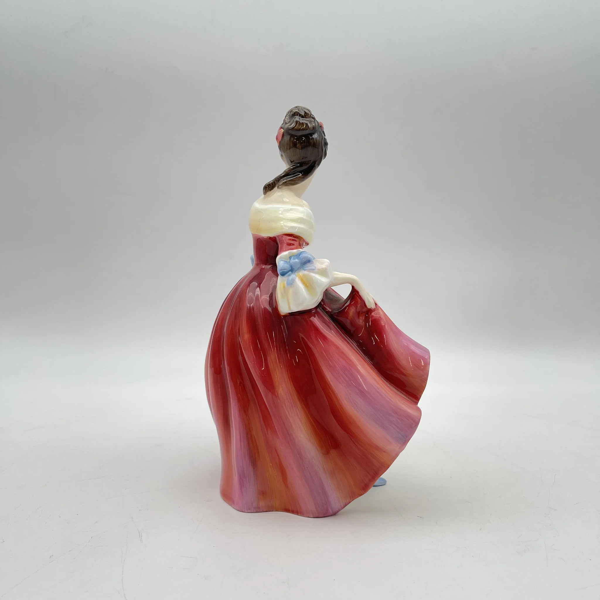 【复古】陶瓷器玩偶/ Royal Doulton / Southern Belle / 20c中后期/ Bone China /英国/手绘