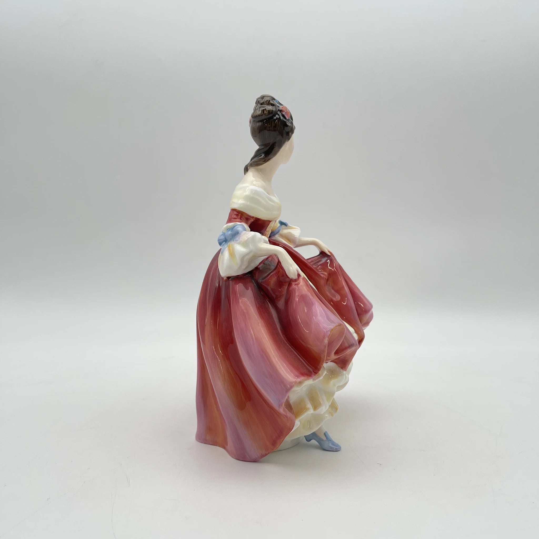 【复古】陶瓷器玩偶/ Royal Doulton / Southern Belle / 20c中后期/ Bone China /英国/手绘