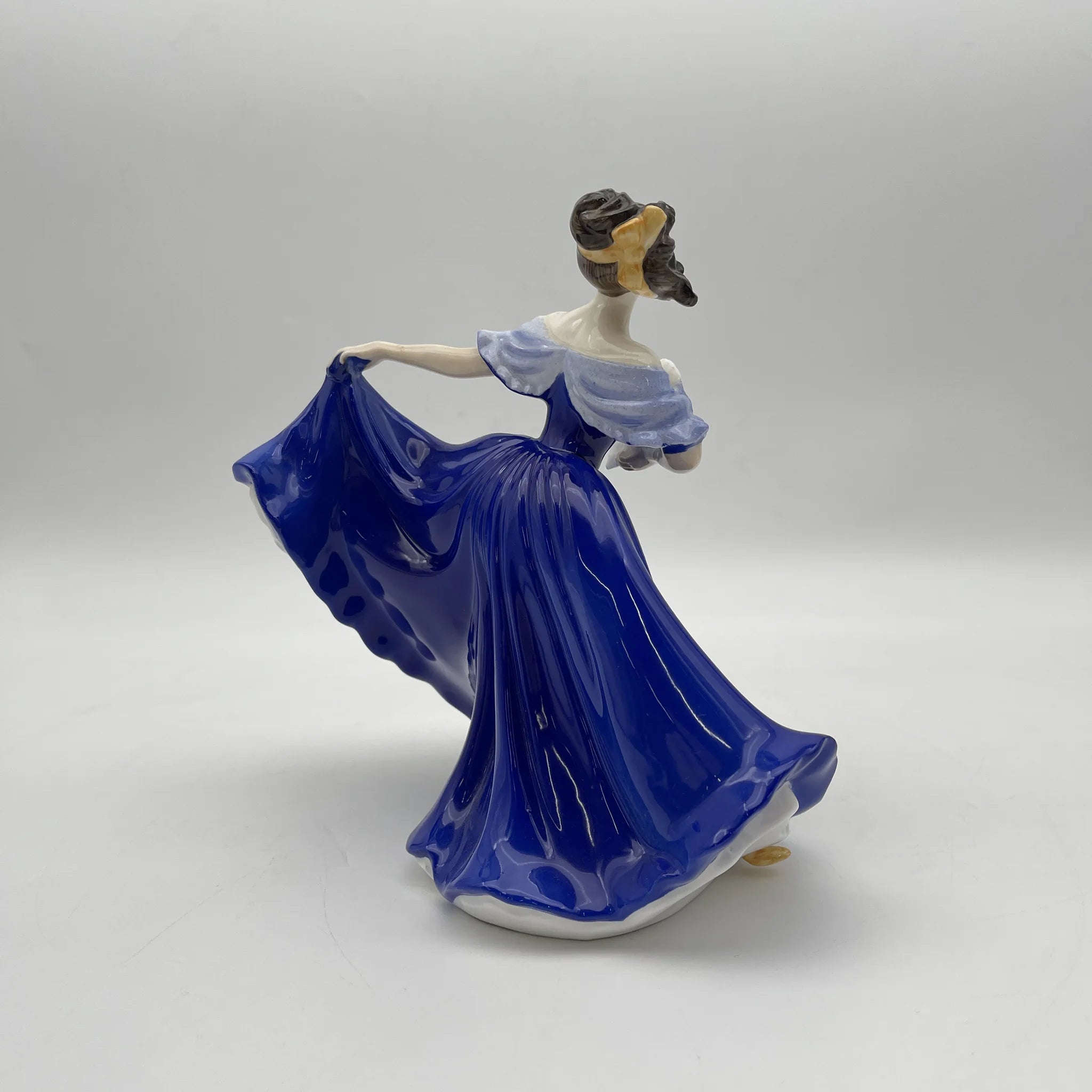 【再利用】手办(陶瓷人偶)/ Royal Doulton / Elaine / 20c后期/ Bone China /英国/ Peggy Davies,手绘