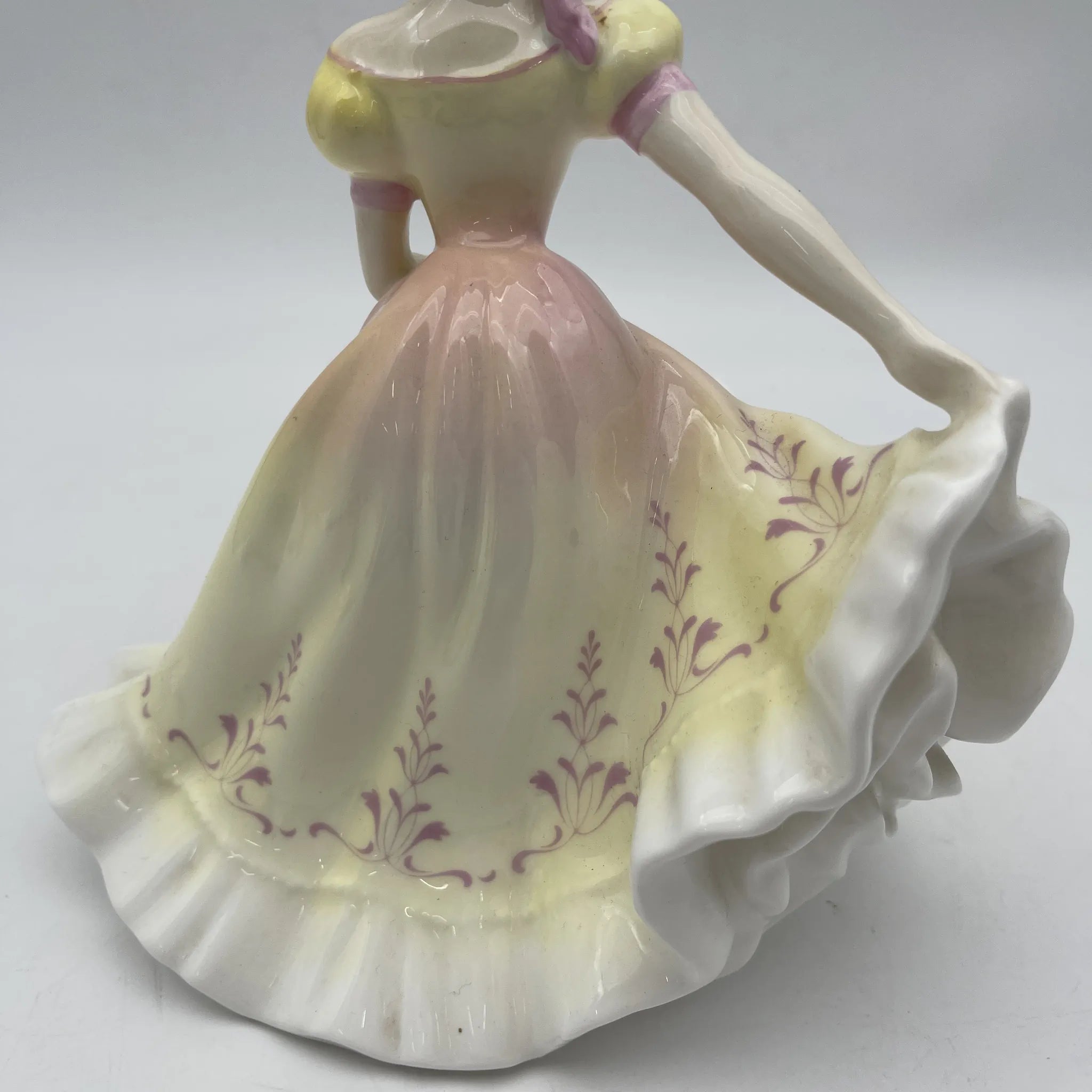 【复古】陶俑/ Royal Doulton / Ninette / 20c后期/ Bone China /英国/ Peggy Davies,手绘