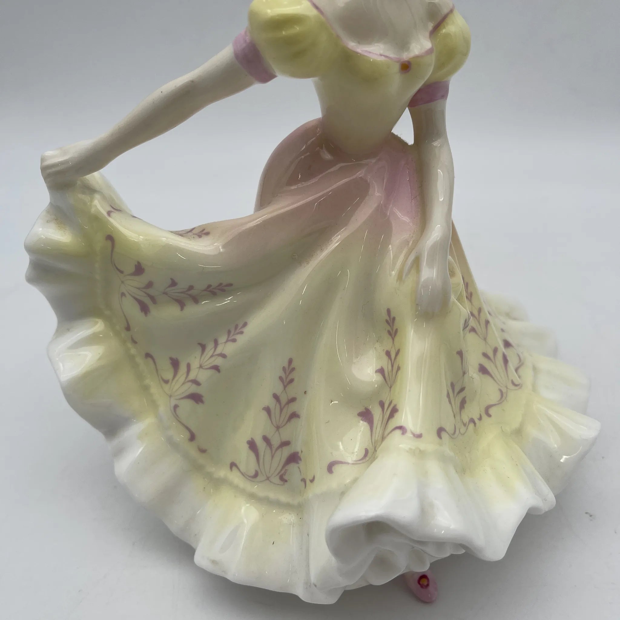 【复古】陶俑/ Royal Doulton / Ninette / 20c后期/ Bone China /英国/ Peggy Davies,手绘