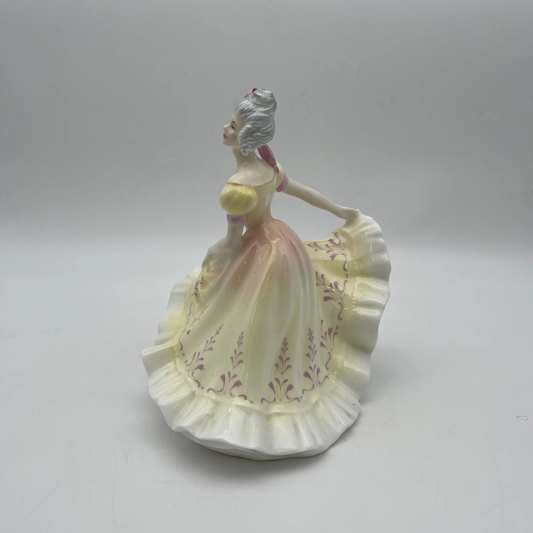 【复古】陶俑/ Royal Doulton / Ninette / 20c后期/ Bone China /英国/ Peggy Davies,手绘