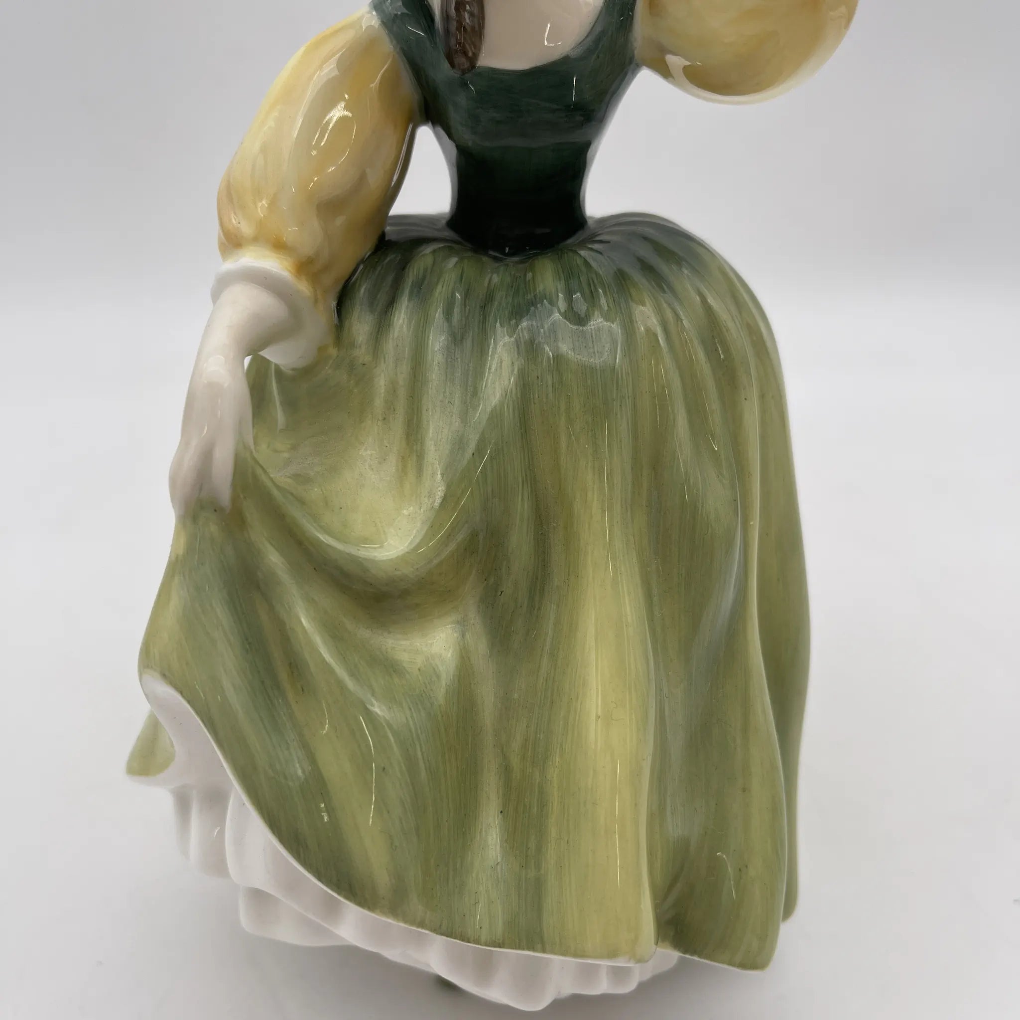 【复古】陶俑/ Royal Doulton / Buttercup / 20c中后期/ Bone China /英国/ Peggy Davies, 手绘油漆