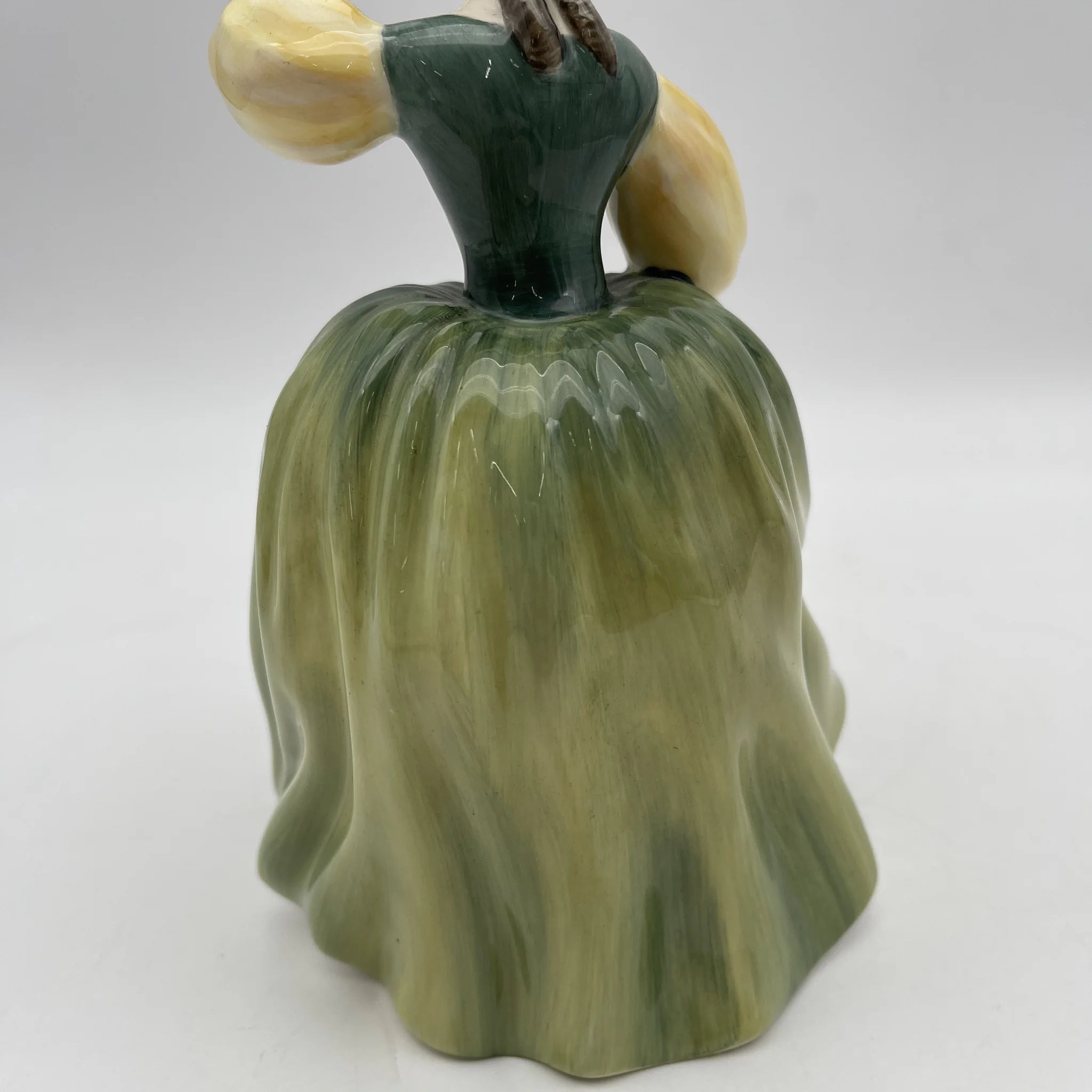 【复古】陶俑/ Royal Doulton / Buttercup / 20c中后期/ Bone China /英国/ Peggy Davies, 手绘油漆