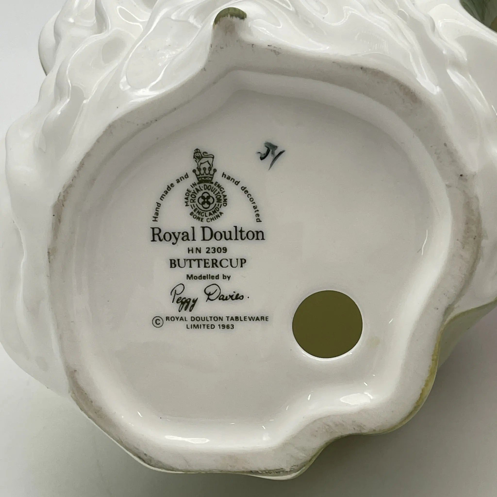 【复古】陶俑/ Royal Doulton / Buttercup / 20c中后期/ Bone China /英国/ Peggy Davies, 手绘油漆