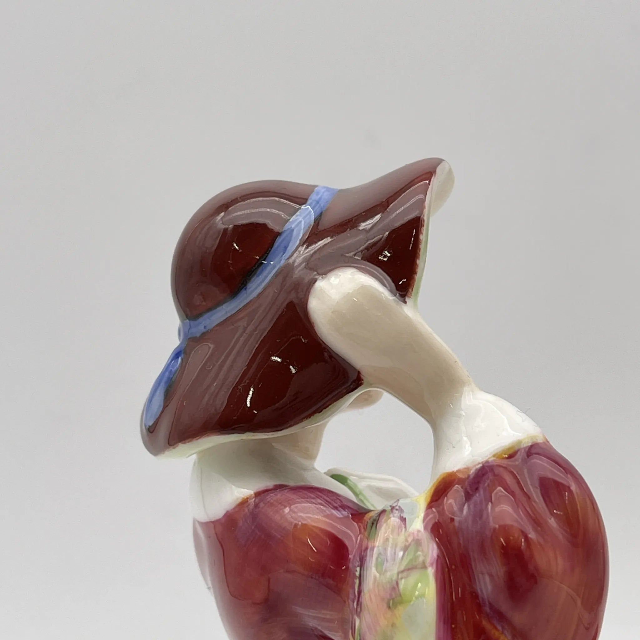 【复古】手办(陶瓷器人偶)/ Royal Doulton / Top o' the Hill / 20c中后期/ Bone China /英国/手绘