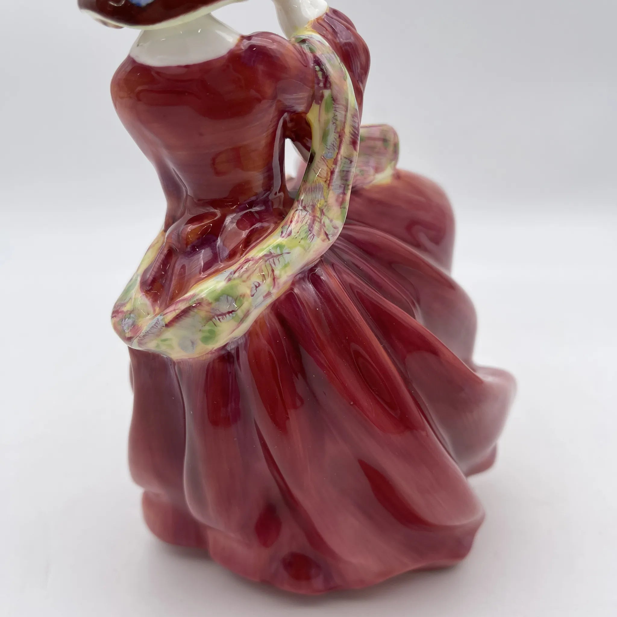 【复古】手办(陶瓷器人偶)/ Royal Doulton / Top o' the Hill / 20c中后期/ Bone China /英国/手绘