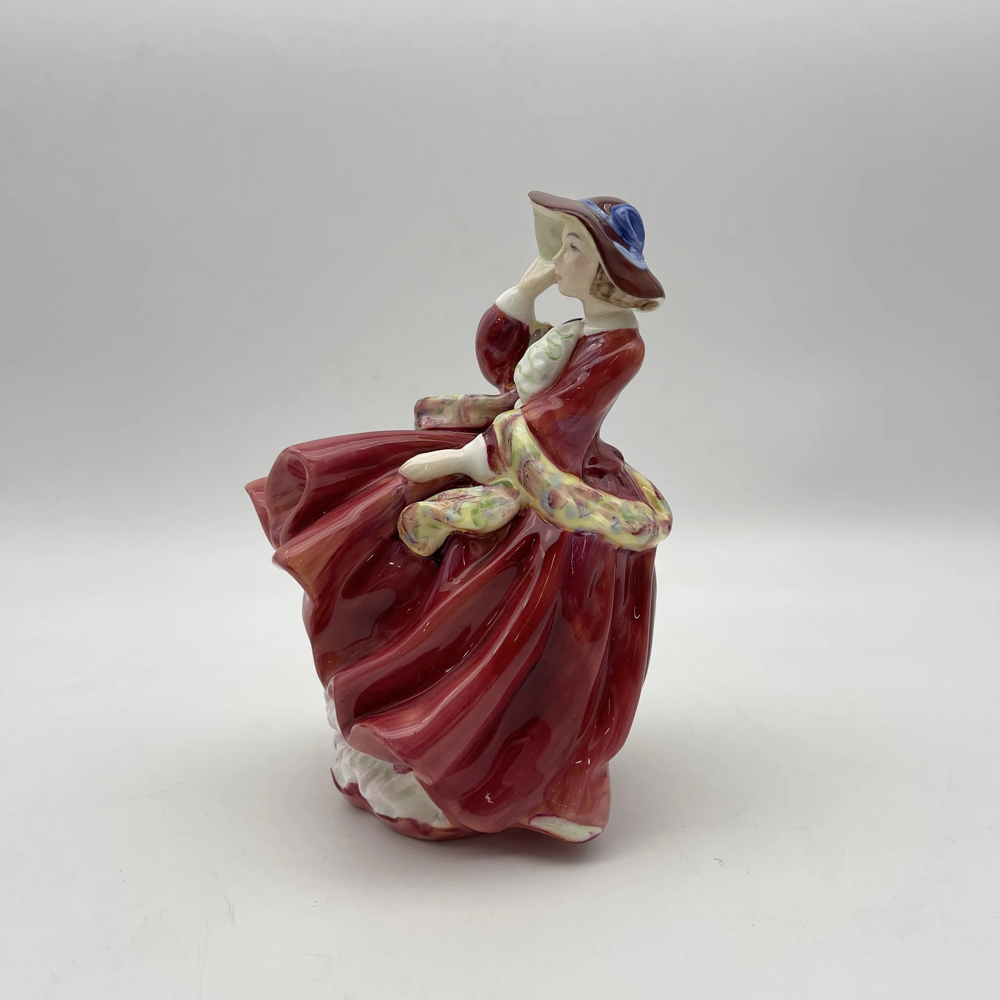 【复古】手办(陶瓷器人偶)/ Royal Doulton / Top o' the Hill / 20c中后期/ Bone China /英国/手绘