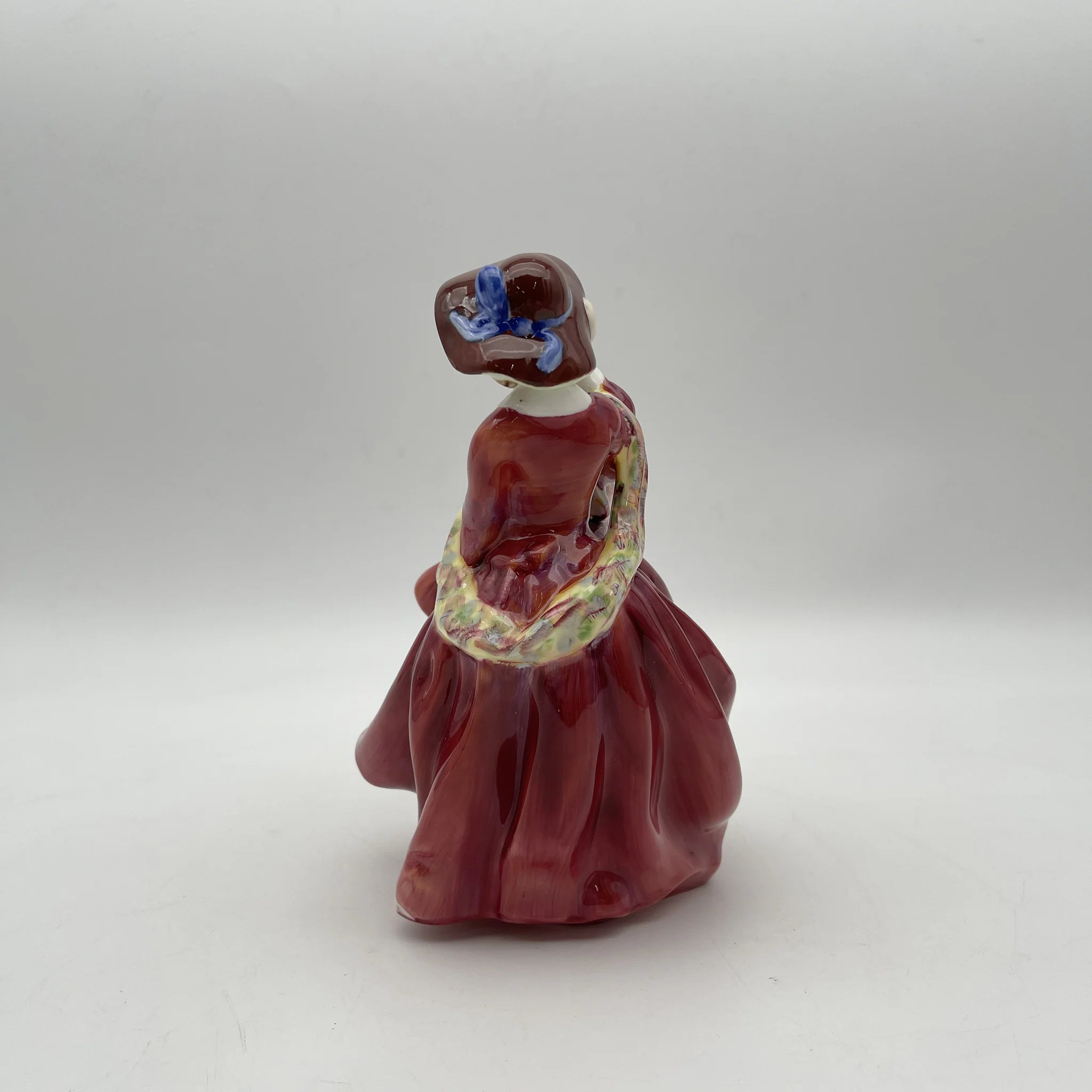 【复古】手办(陶瓷器人偶)/ Royal Doulton / Top o' the Hill / 20c中后期/ Bone China /英国/手绘