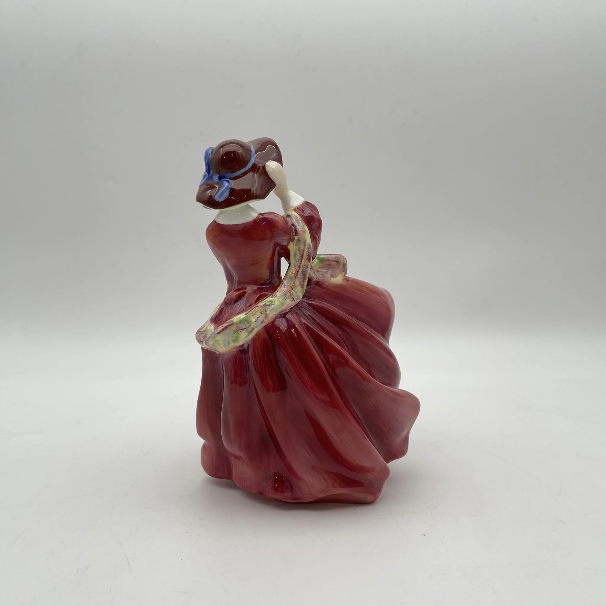 【复古】手办(陶瓷器人偶)/ Royal Doulton / Top o' the Hill / 20c中后期/ Bone China /英国/手绘