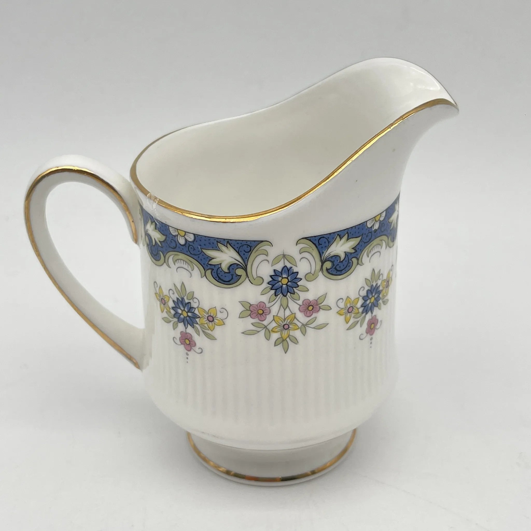 【复古】牛奶壶/ Paragon / Coniston /推测20c中期/ Fine Bone China /英国/果味,钴,小花