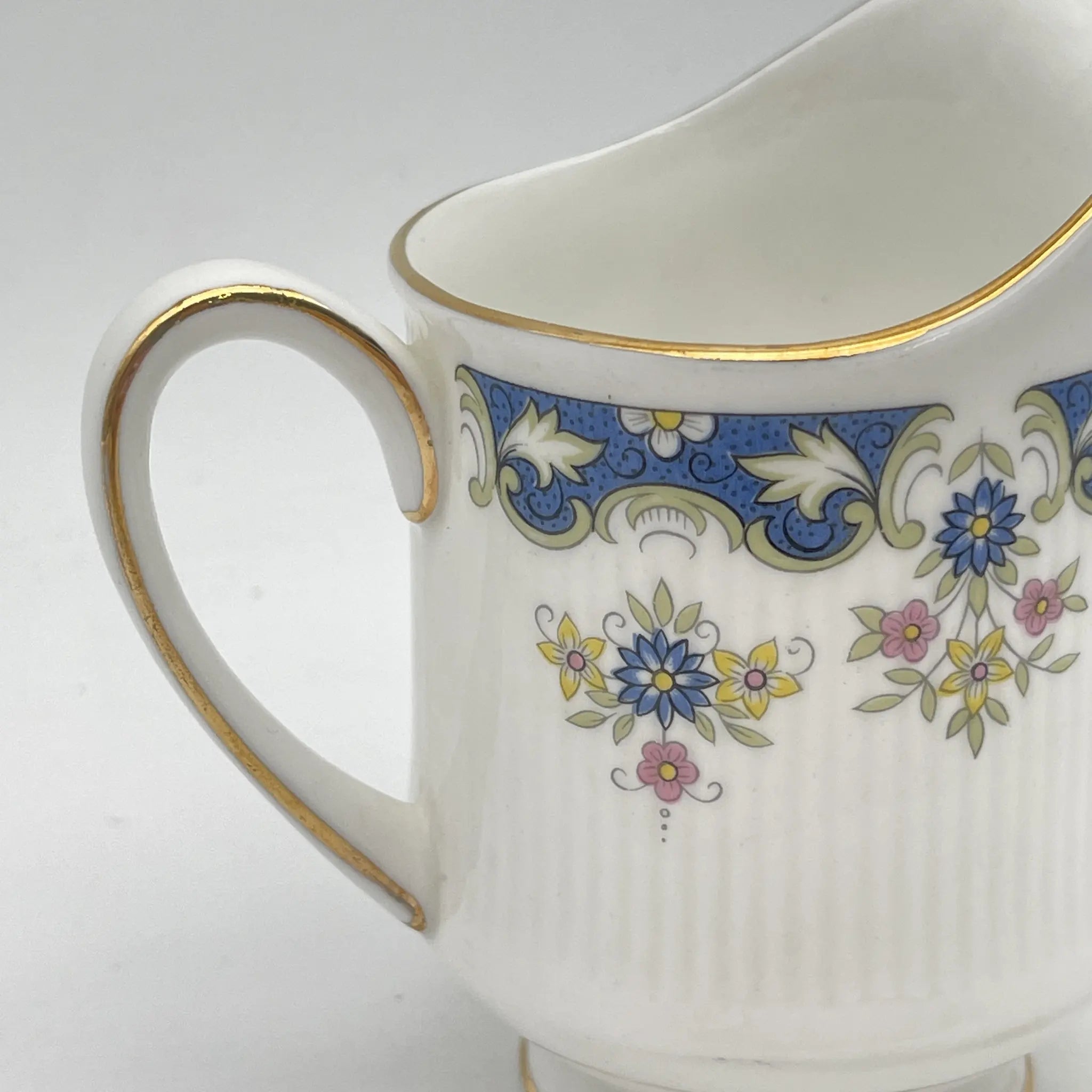 【复古】牛奶壶/ Paragon / Coniston /推测20c中期/ Fine Bone China /英国/果味,钴,小花