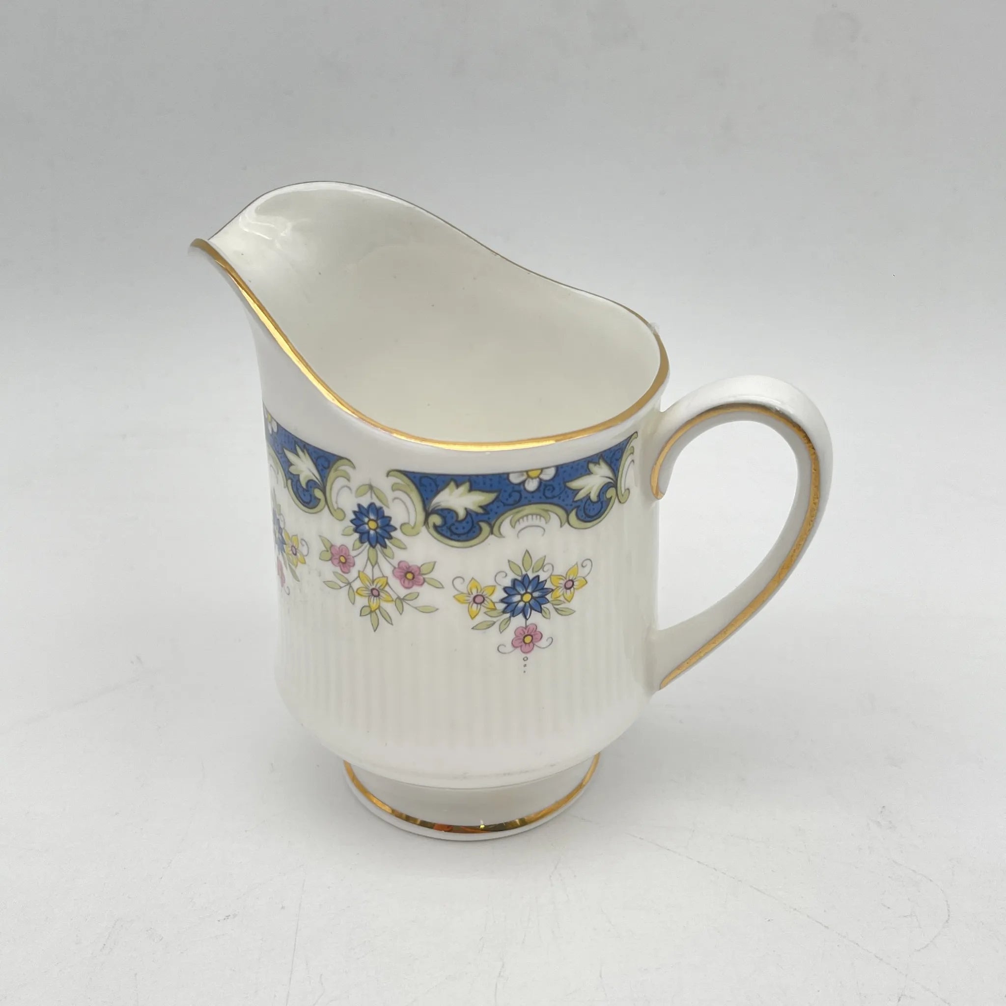 【复古】牛奶壶/ Paragon / Coniston /推测20c中期/ Fine Bone China /英国/果味,钴,小花