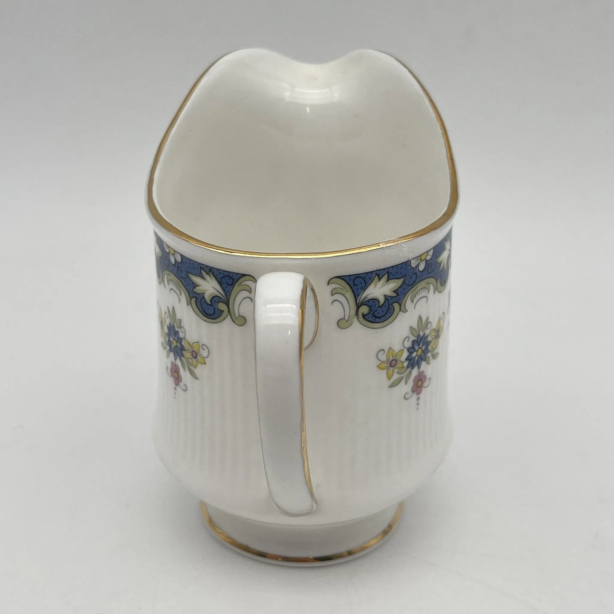 【复古】牛奶壶/ Paragon / Coniston /推测20c中期/ Fine Bone China /英国/果味,钴,小花