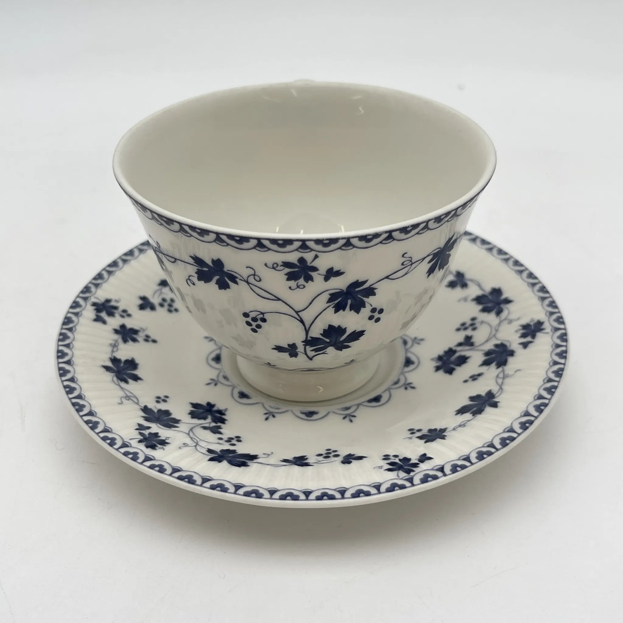 【复古】杯和碟子/ Royal Doulton / Yorktown /估计20c中期/瓷器/英国/葡萄