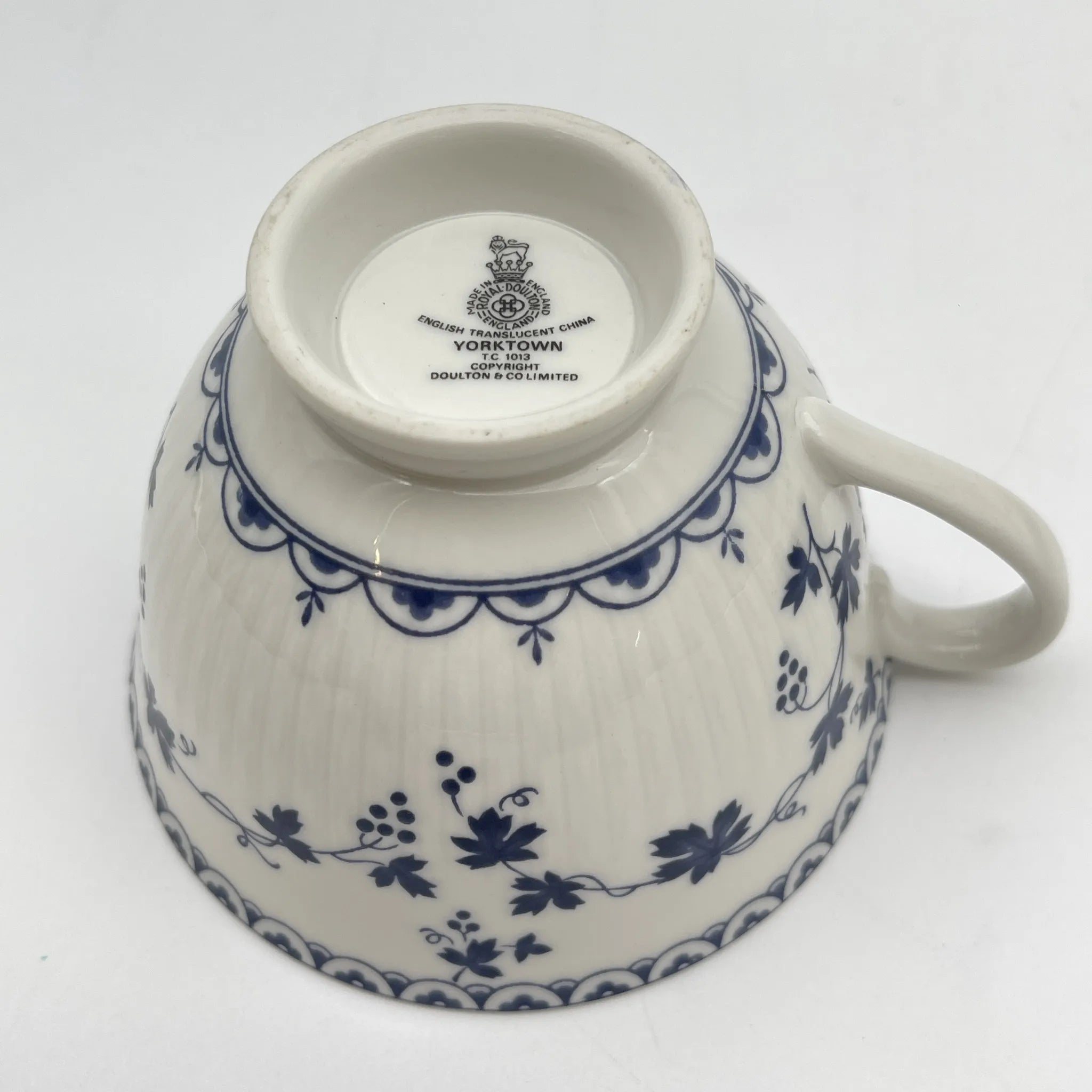 【复古】杯和碟子/ Royal Doulton / Yorktown /估计20c中期/瓷器/英国/葡萄