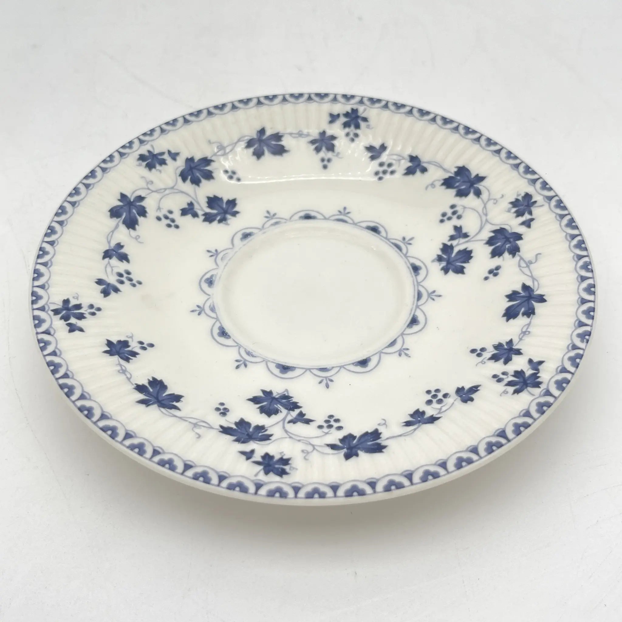 【复古】杯和碟子/ Royal Doulton / Yorktown /估计20c中期/瓷器/英国/葡萄