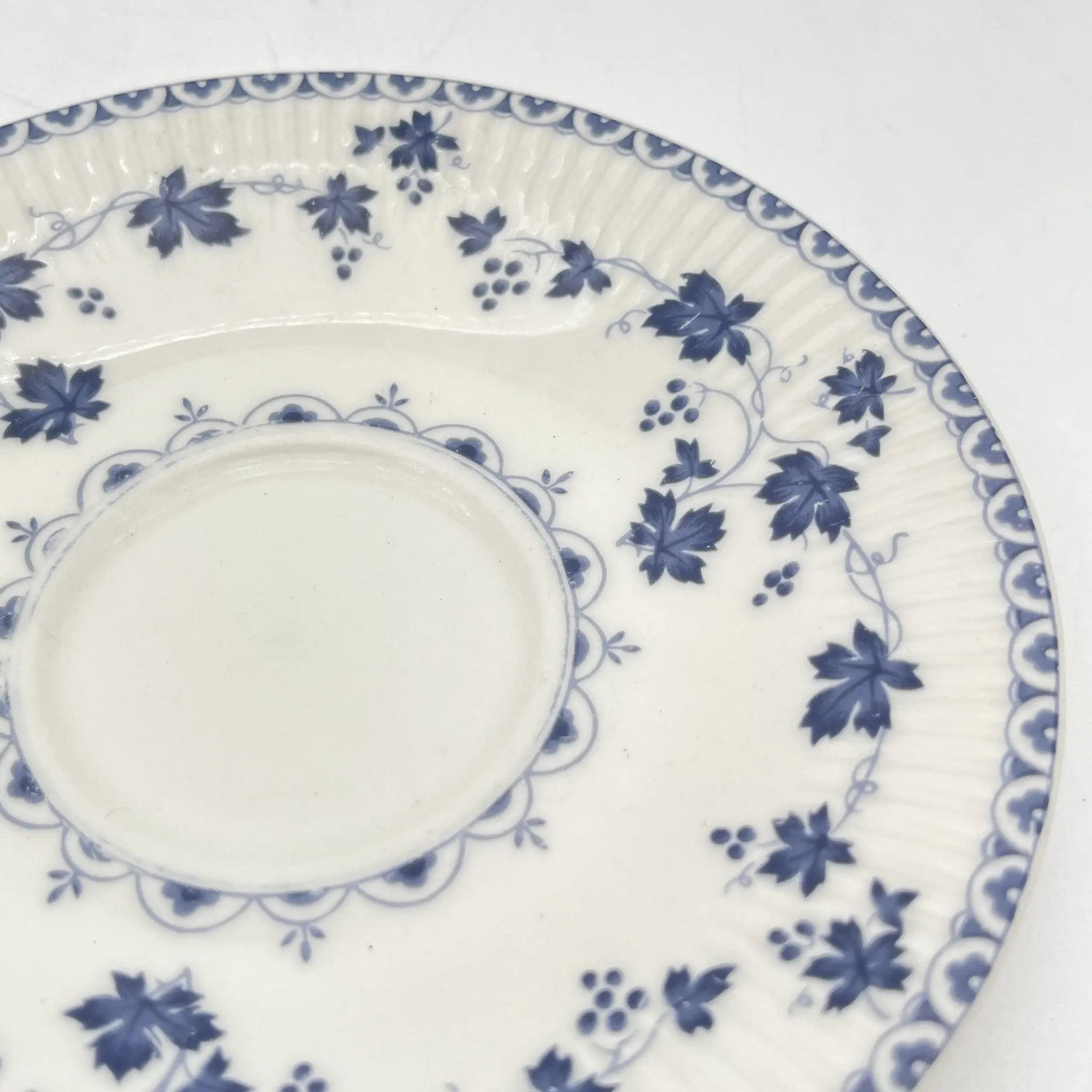 【复古】杯和碟子/ Royal Doulton / Yorktown /估计20c中期/瓷器/英国/葡萄