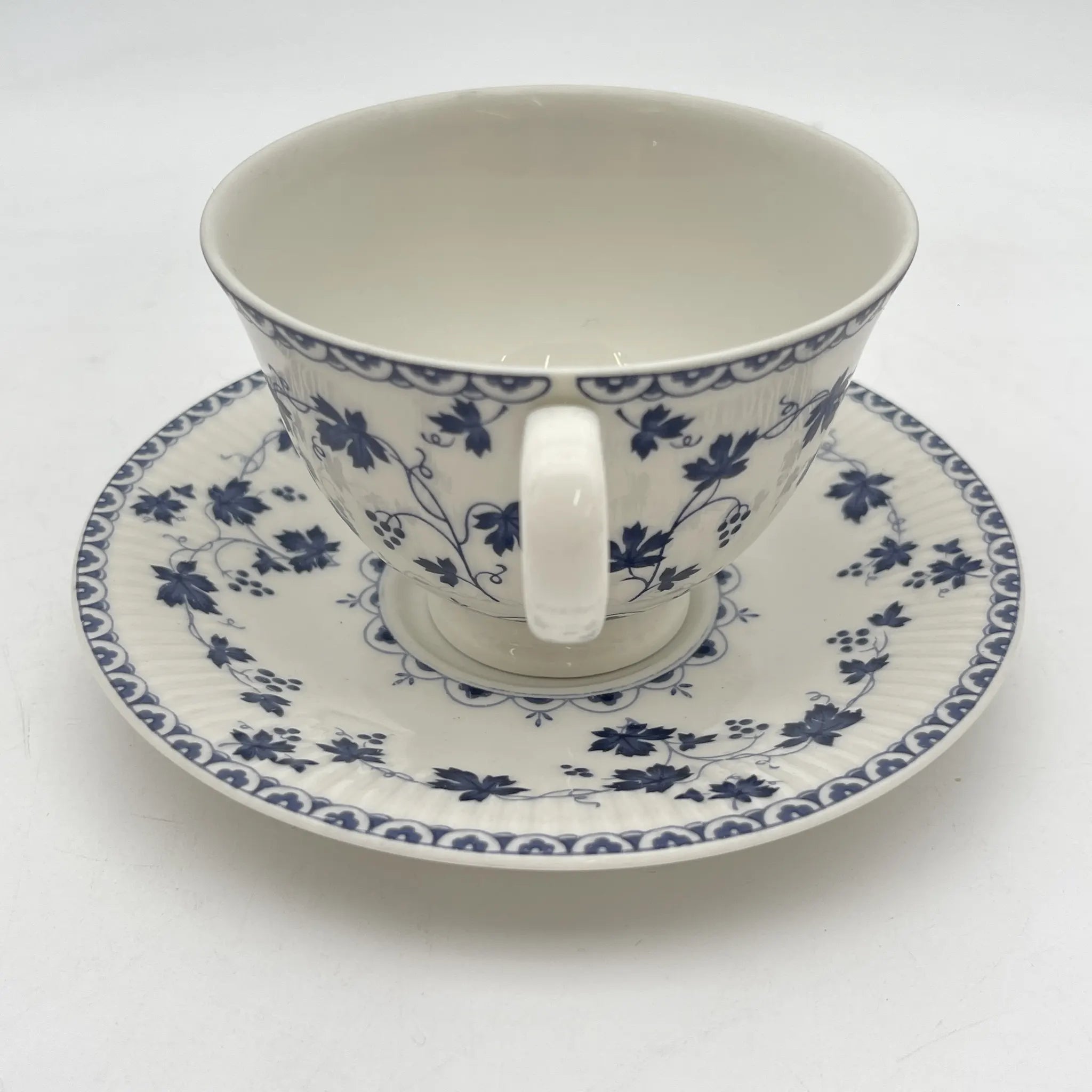 【复古】杯和碟子/ Royal Doulton / Yorktown /估计20c中期/瓷器/英国/葡萄
