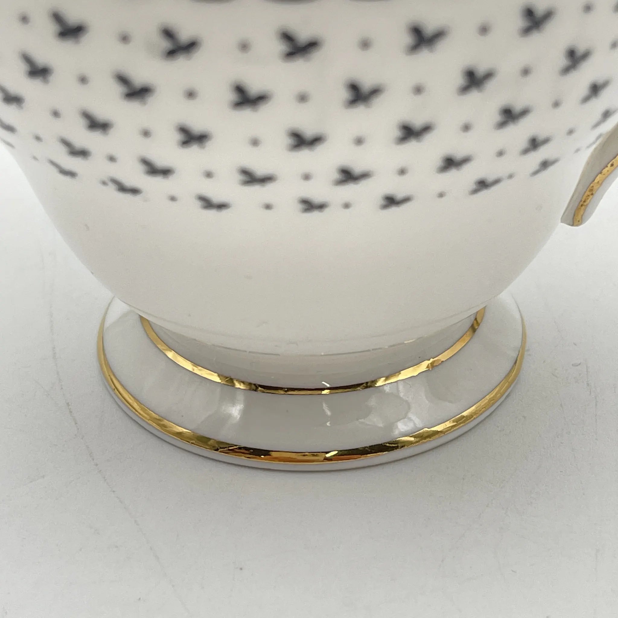 【复古】三重奏(c&s +甜点盘)2p / Queen Anne / Georgian /估计20c中期/ Fine Bone China /英国