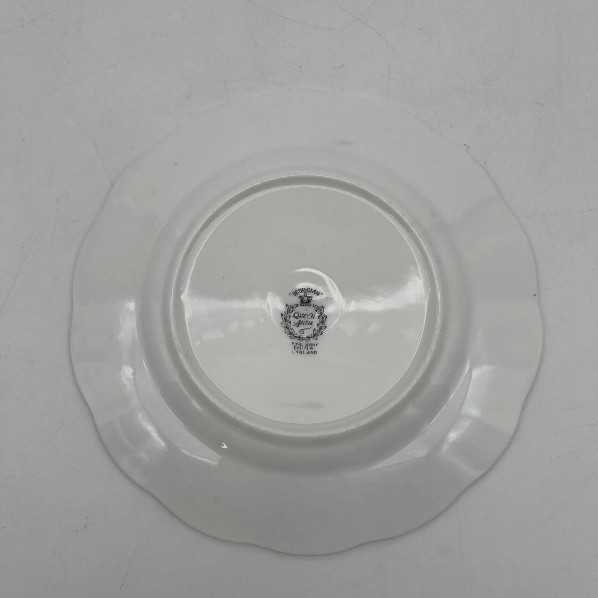 【复古】三重奏(c&s +甜点盘)2p / Queen Anne / Georgian /估计20c中期/ Fine Bone China /英国