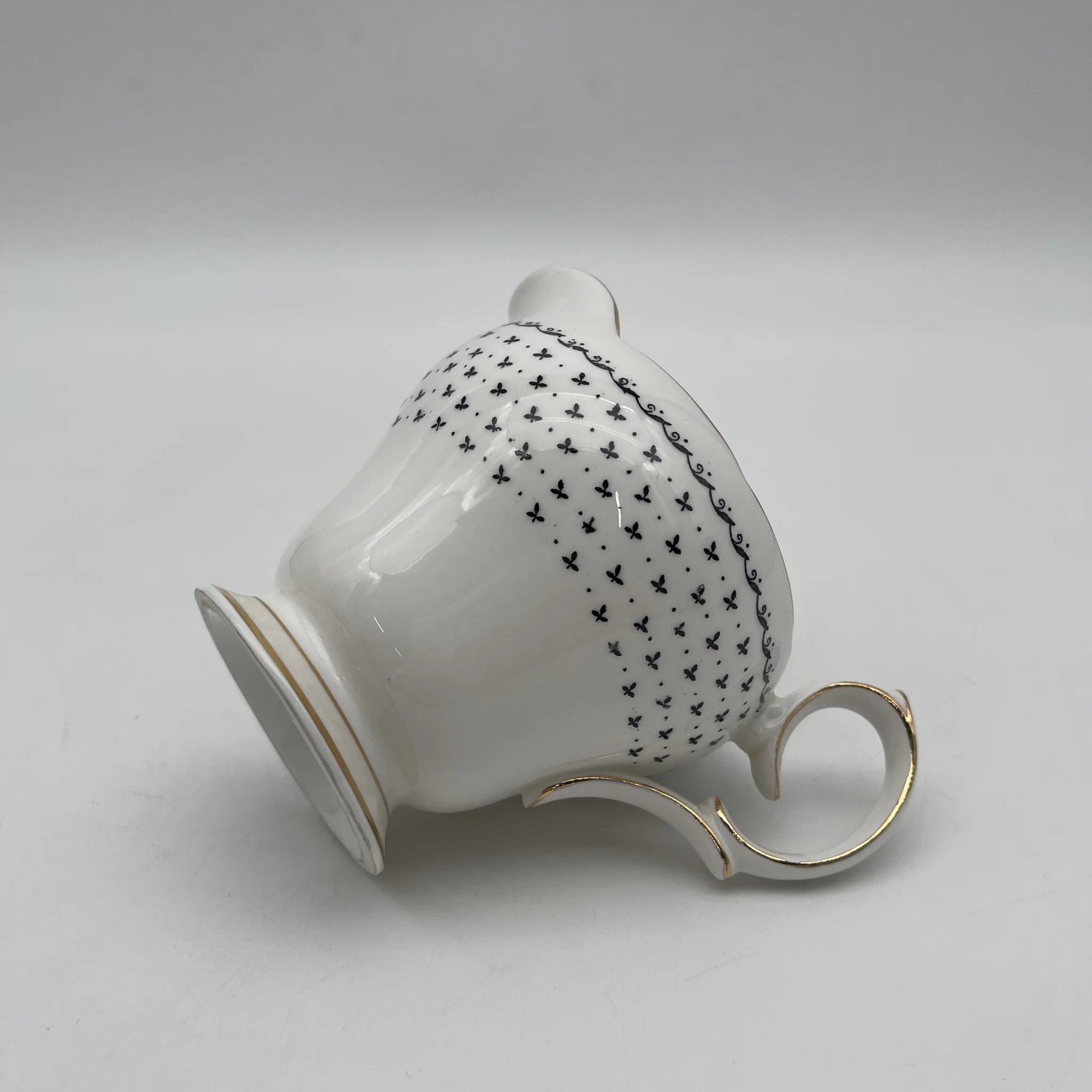【复古】creamer / Queen Anne / Georgian /推测20c中期/ Fine Bone China /英国