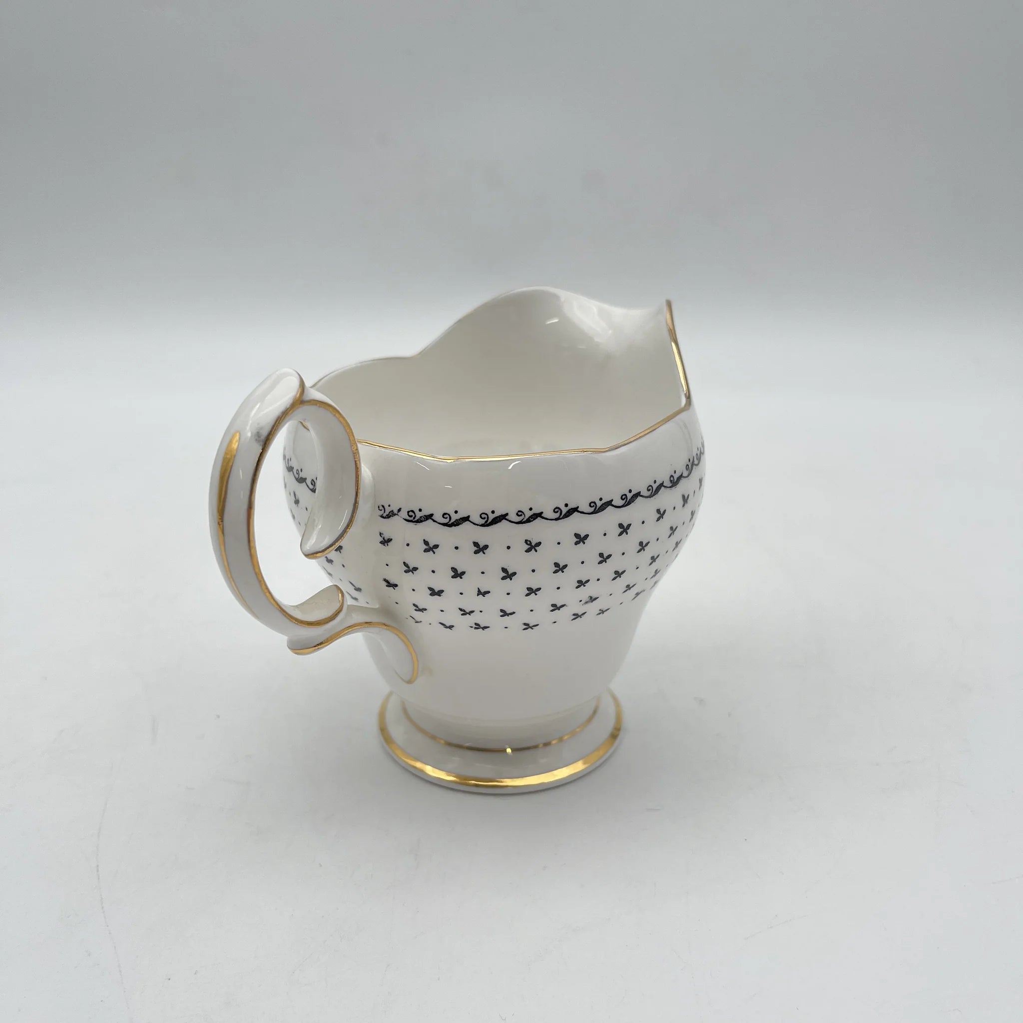 【复古】creamer / Queen Anne / Georgian /推测20c中期/ Fine Bone China /英国