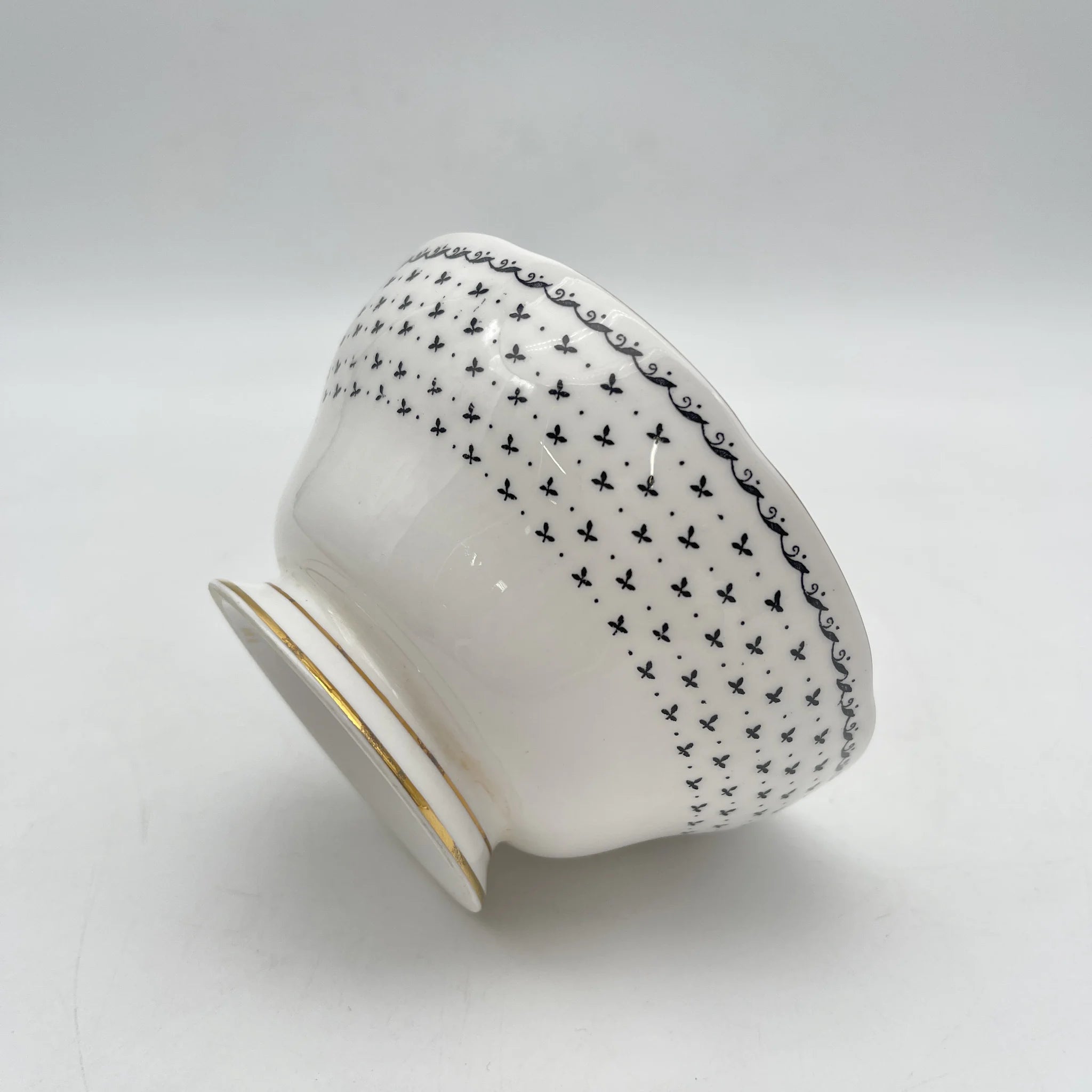 【复古】咖啡欧蕾碗/ Queen Anne / Georgian /推测20c中期/ Fine Bone China /英国
