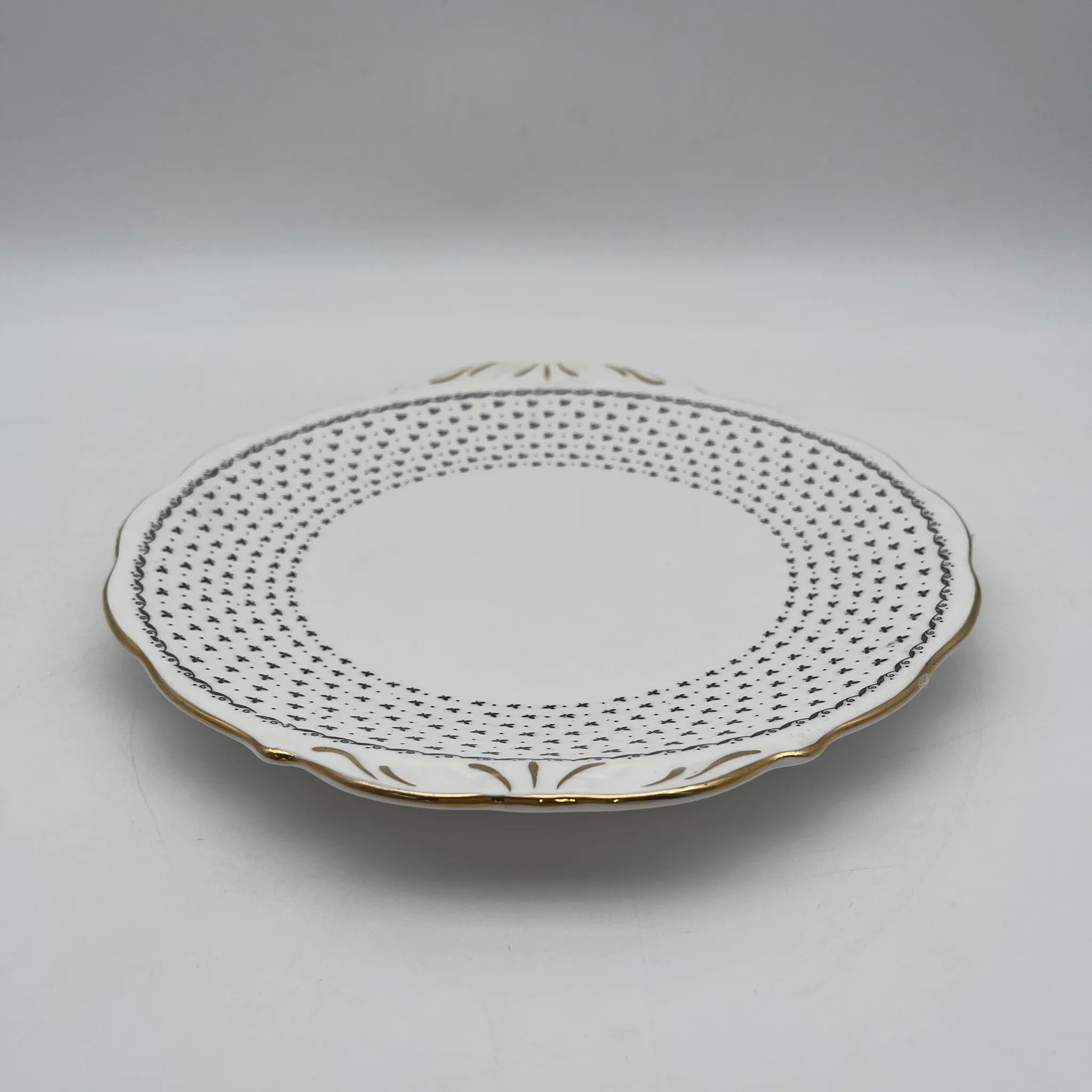 【复古】晚餐盘(主盘)/ Queen Anne / Georgian /推测20c中期/ Fine Bone China /英国/带耳