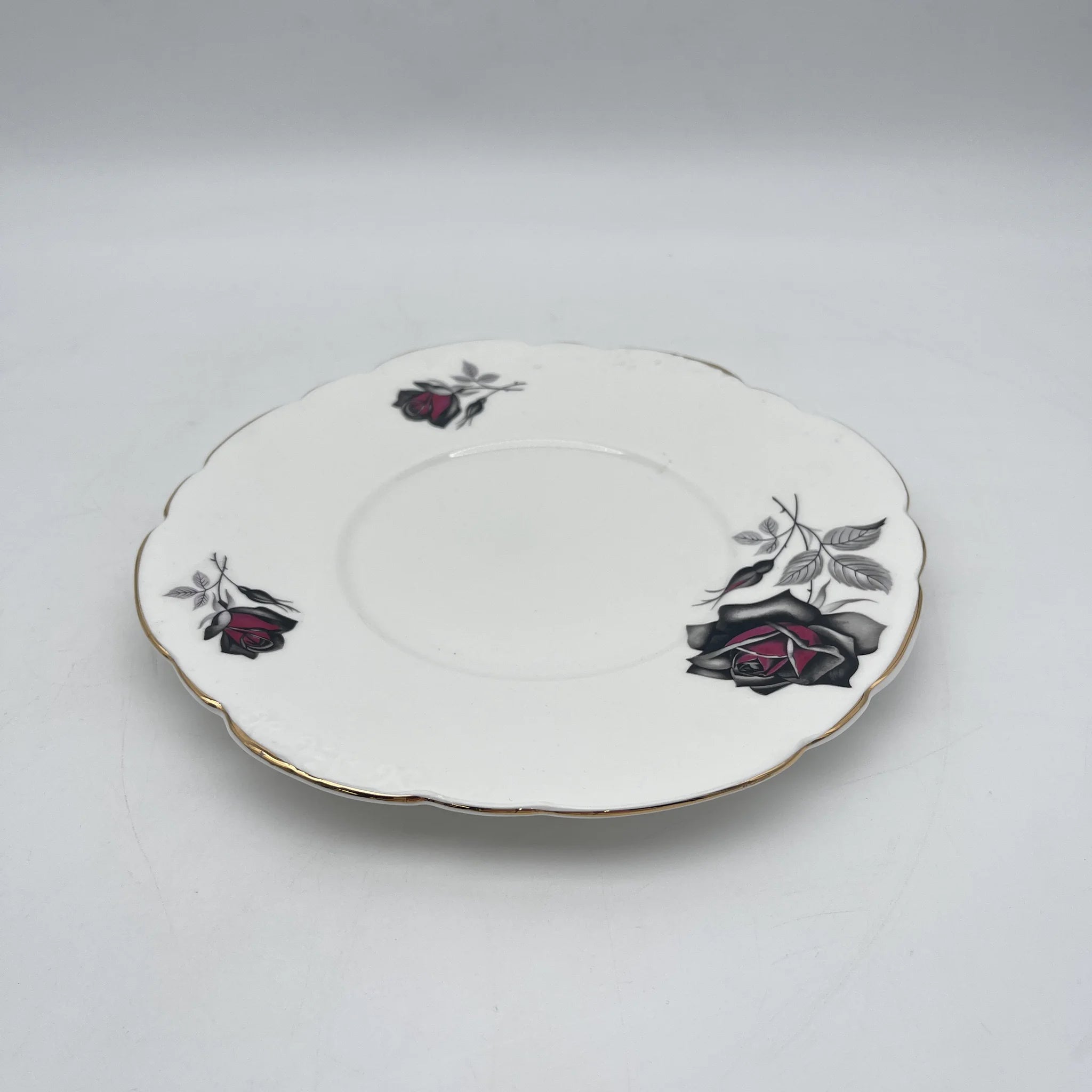 【复古】甜点盘(中盘)/ Taylor&Kent / Elizabethan /估计20c中期/ Bone China /英国/玫瑰,浮雕