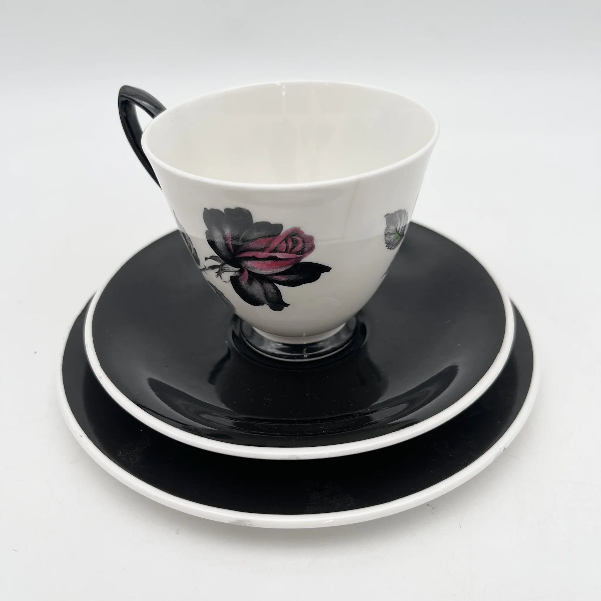 【复古】三重奏(c&s +甜点盘)2p / Royal Albert / Masquerade /估计20c中期/ Bone China /英国/黑玫瑰