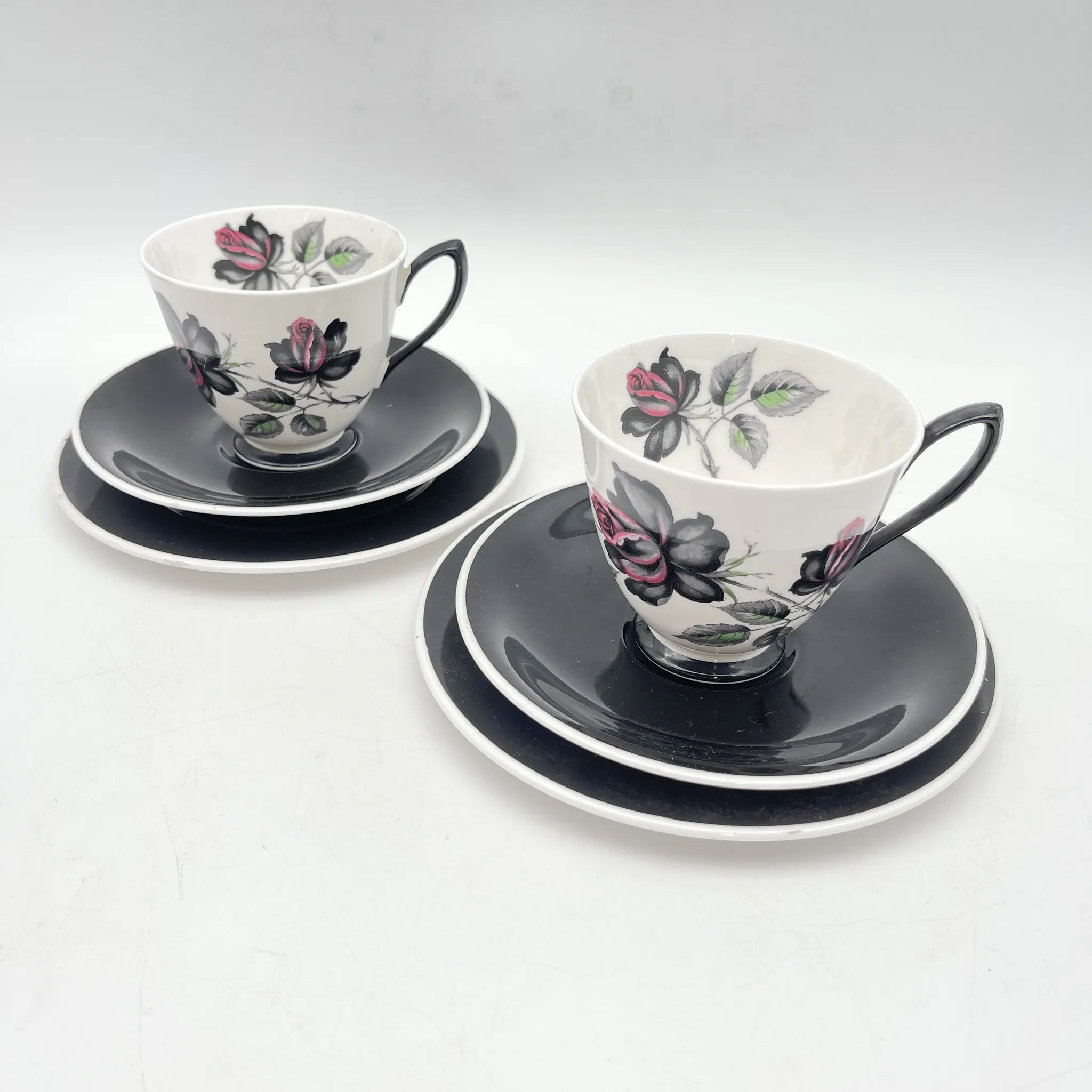 【复古】三重奏(c&s +甜点盘)2p / Royal Albert / Masquerade /估计20c中期/ Bone China /英国/黑玫瑰