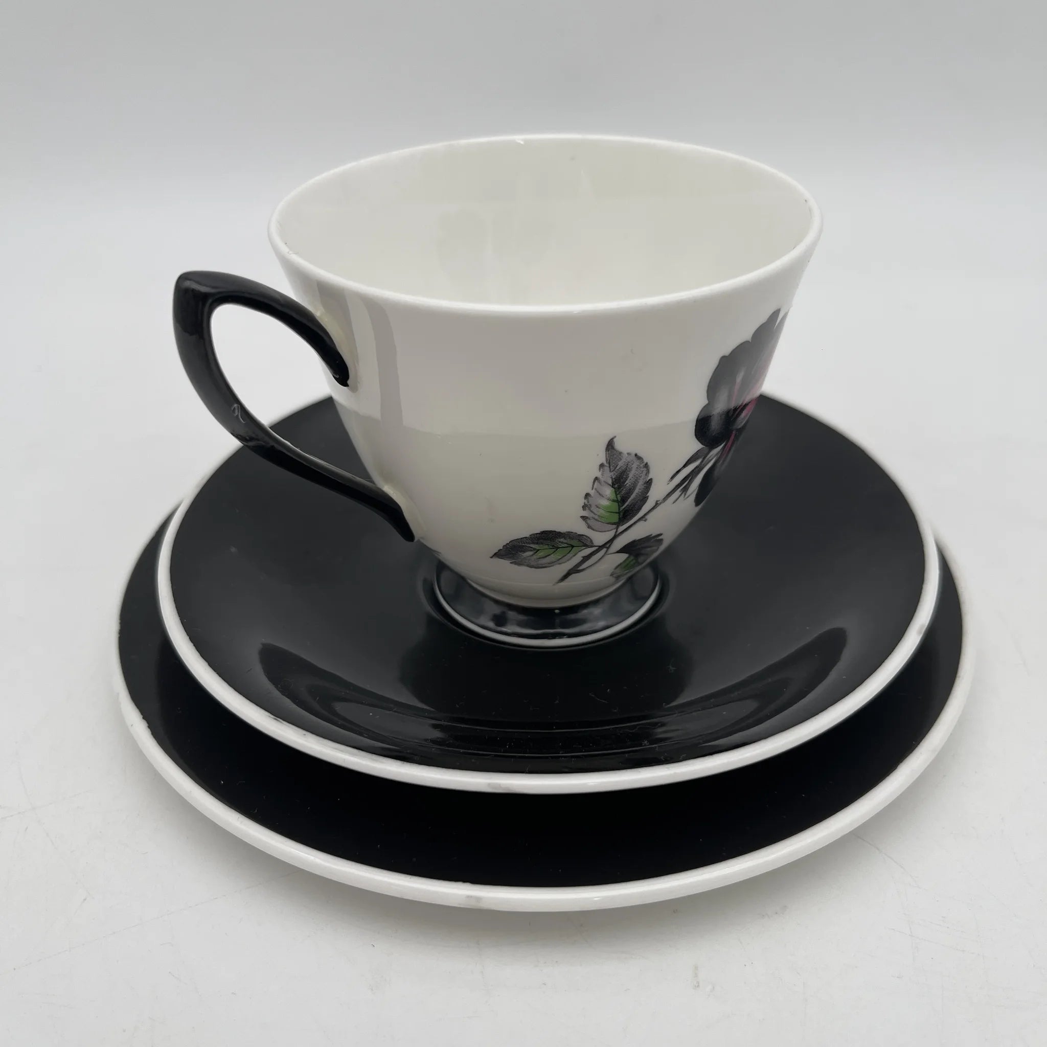 【复古】三重奏+甜点盘/ Royal Albert / Masquerade /估计20c中期/ Bone China /英国/黑玫瑰