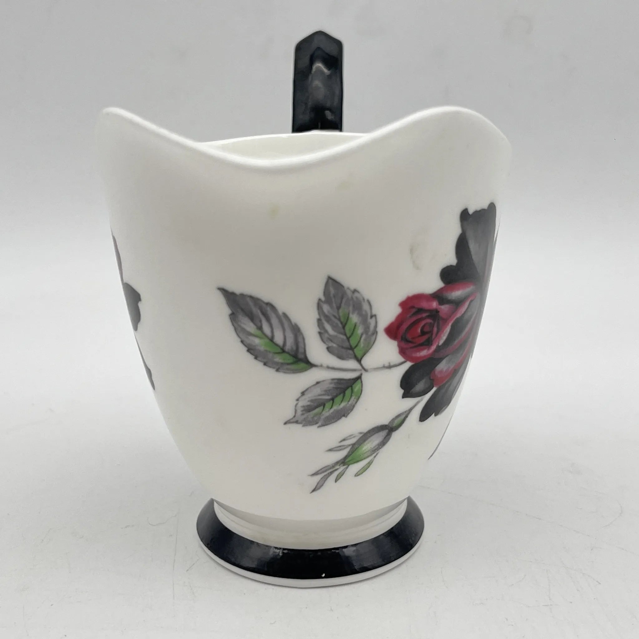 【复古】奶油/ Royal Albert / Masquerade /估计20c中期/ Bone China /英国/黑玫瑰