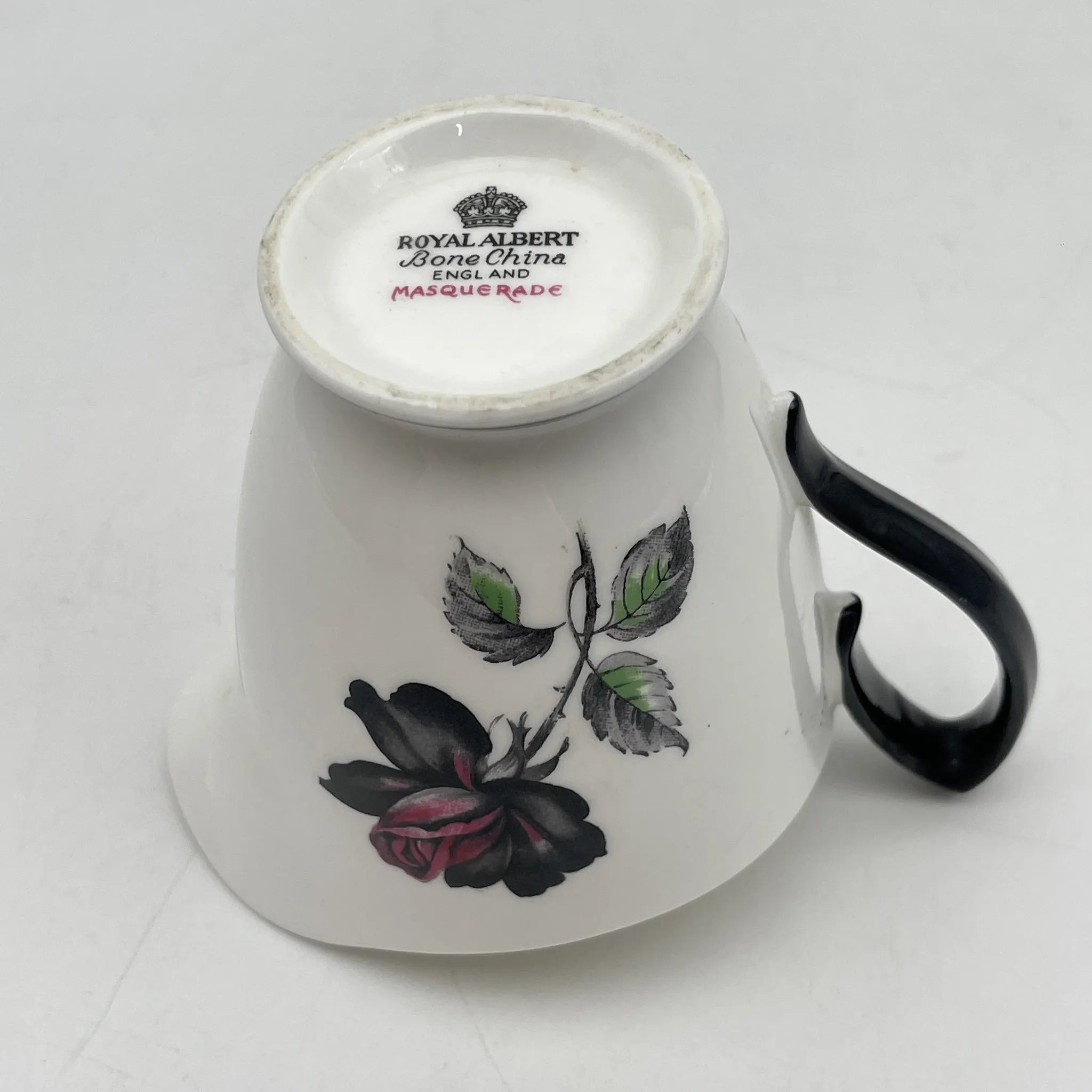 【复古】奶油/ Royal Albert / Masquerade /估计20c中期/ Bone China /英国/黑玫瑰