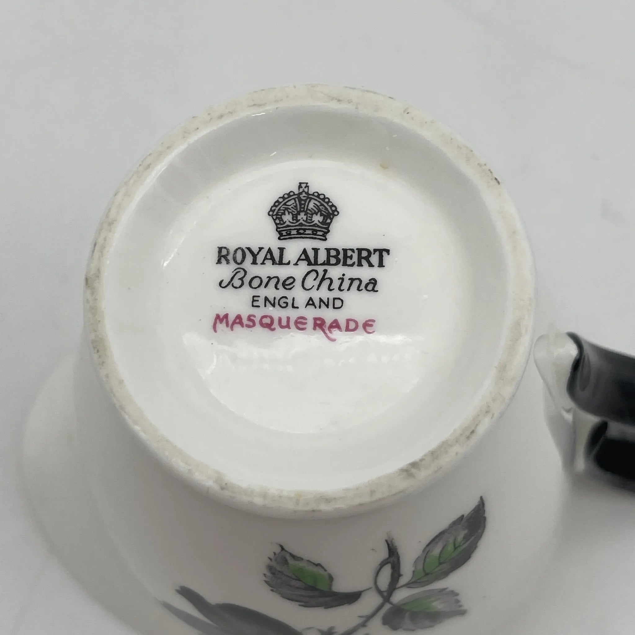 【复古】奶油/ Royal Albert / Masquerade /估计20c中期/ Bone China /英国/黑玫瑰