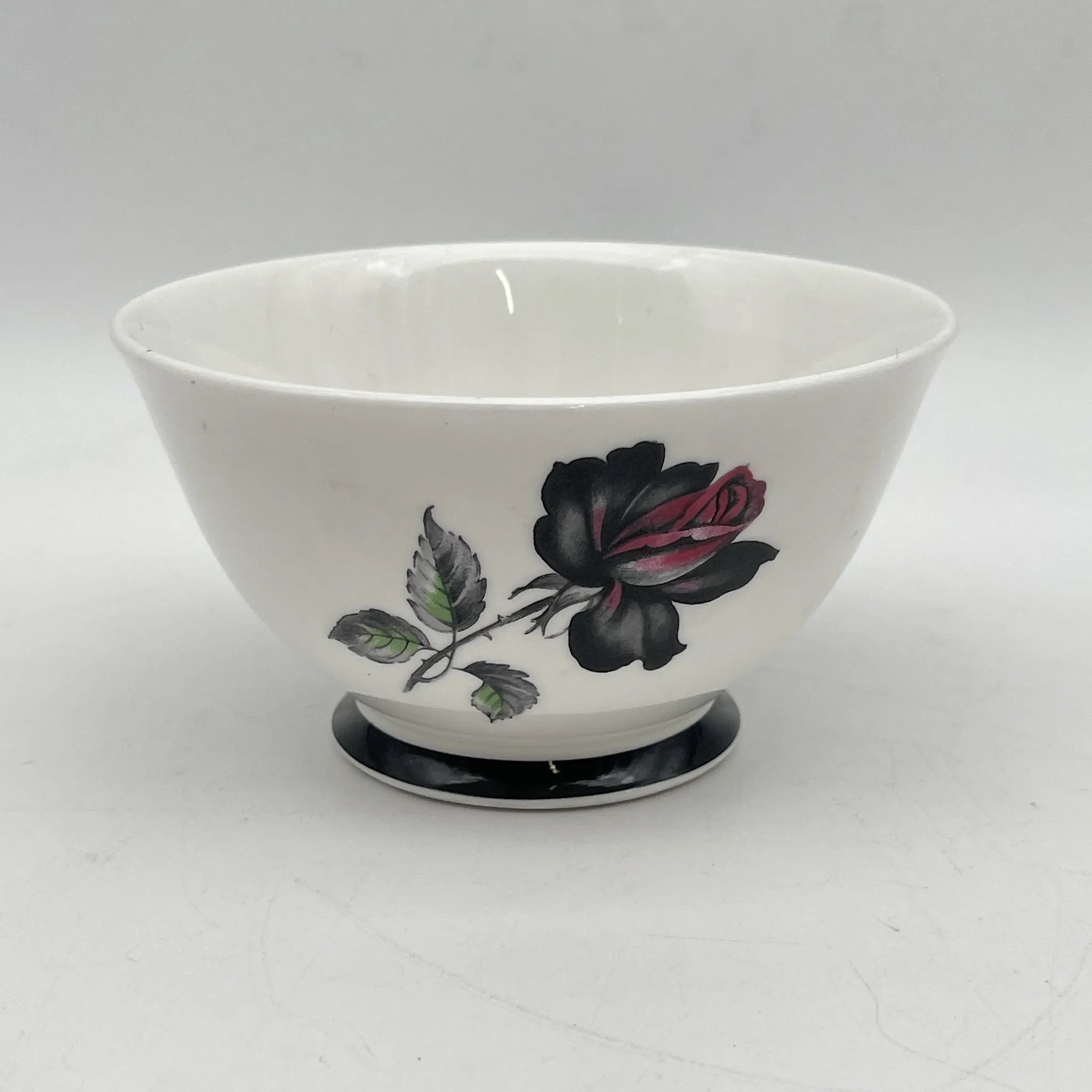 【复古】咖啡杯/ Royal Albert / Masquerade /估计20c中期/ Bone China /英国/黑玫瑰