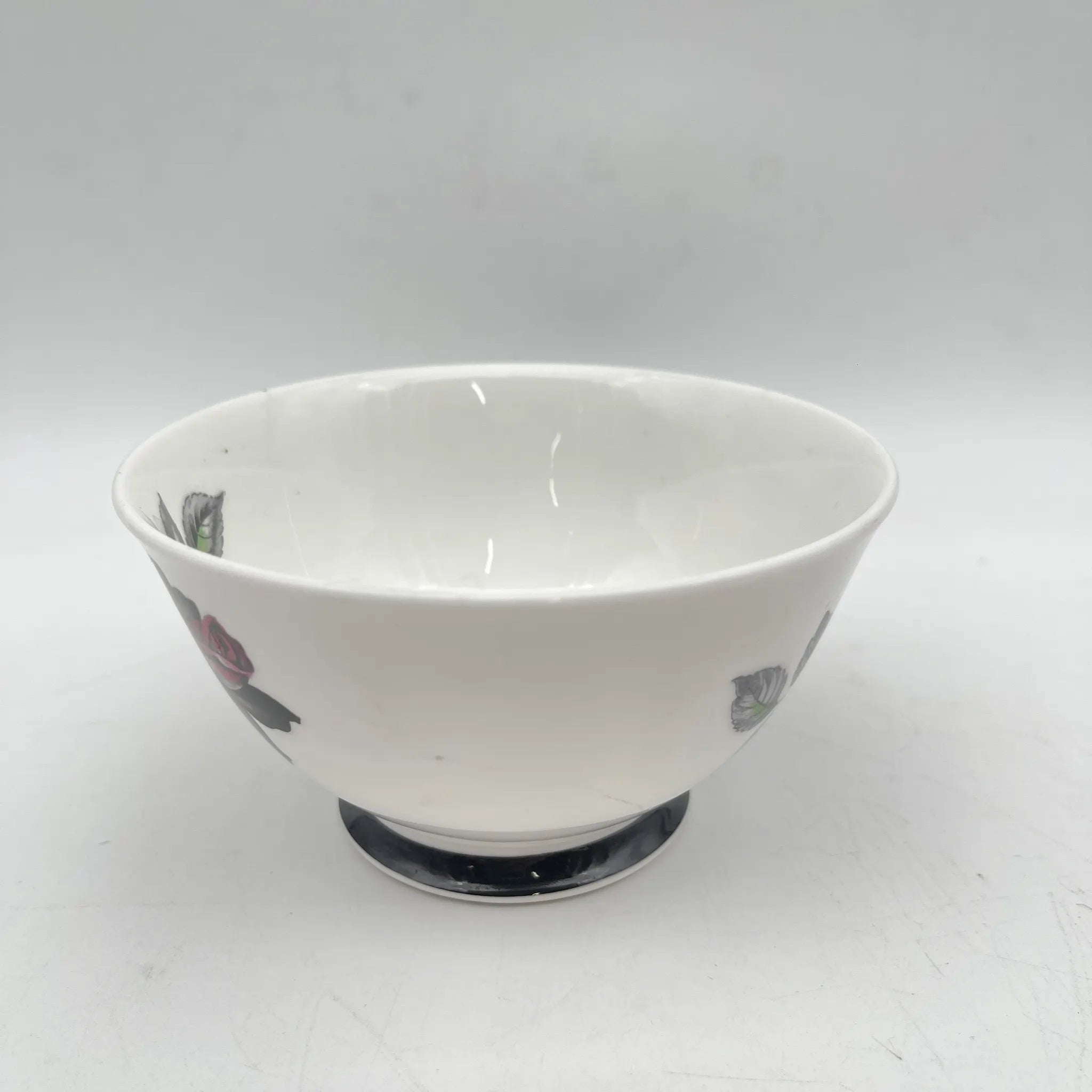 【复古】咖啡杯/ Royal Albert / Masquerade /估计20c中期/ Bone China /英国/黑玫瑰