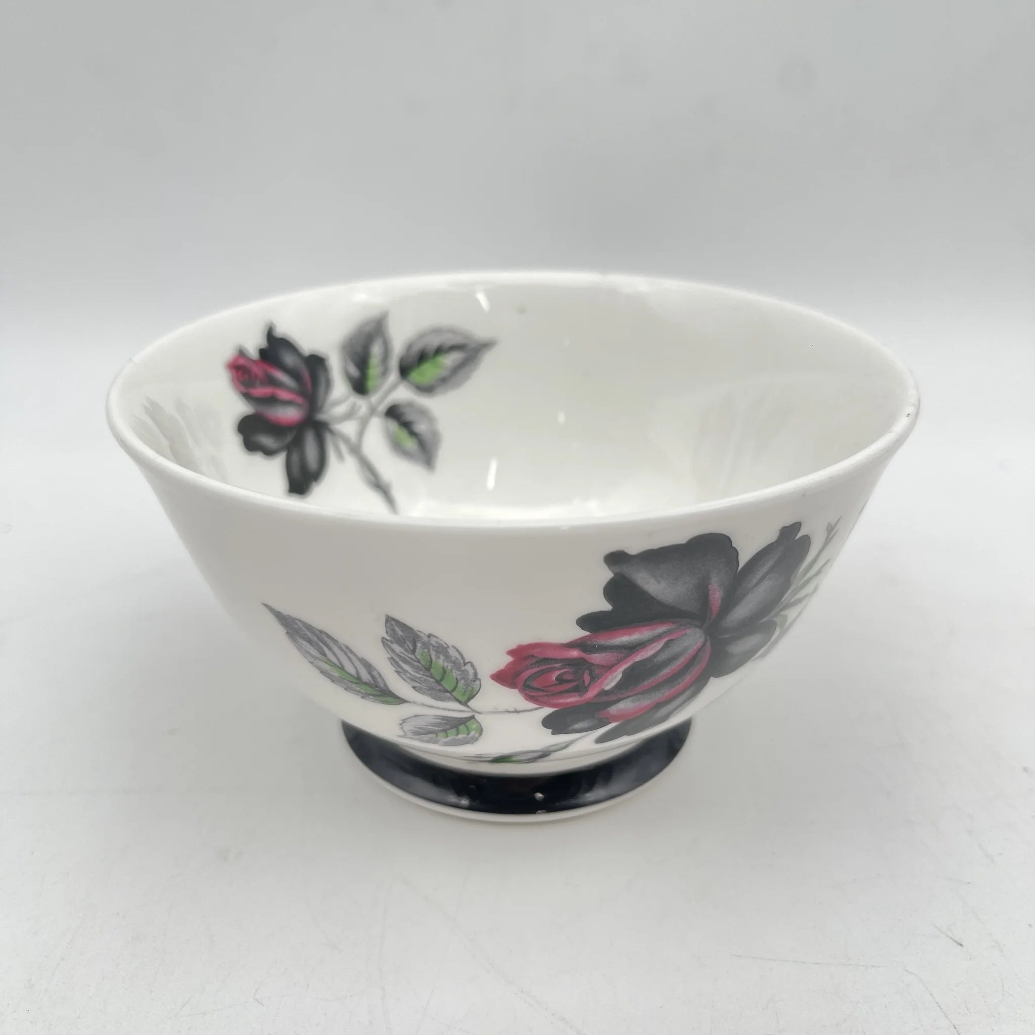 【复古】咖啡杯/ Royal Albert / Masquerade /估计20c中期/ Bone China /英国/黑玫瑰