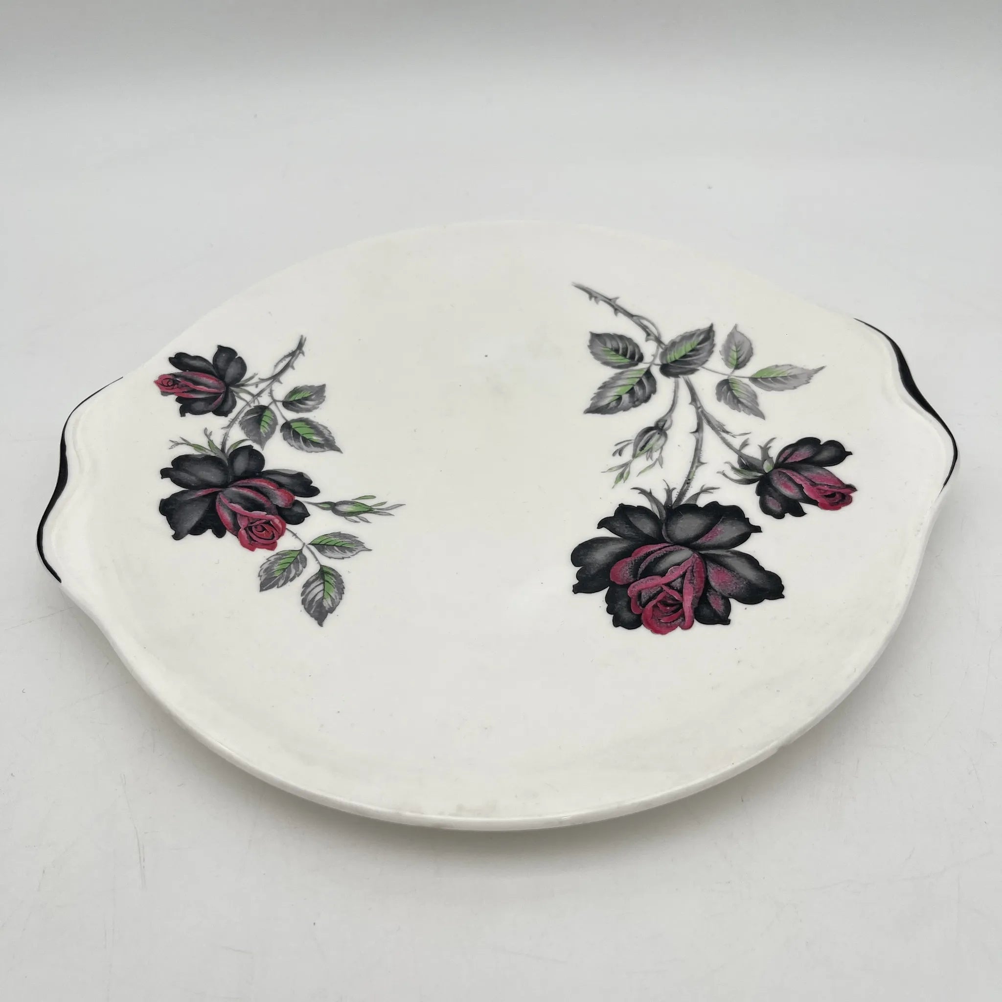 【复古】晚餐盘(主盘)/ Royal Albert / Masquerade /估计20c中期/ Bone China /英国/黑玫瑰