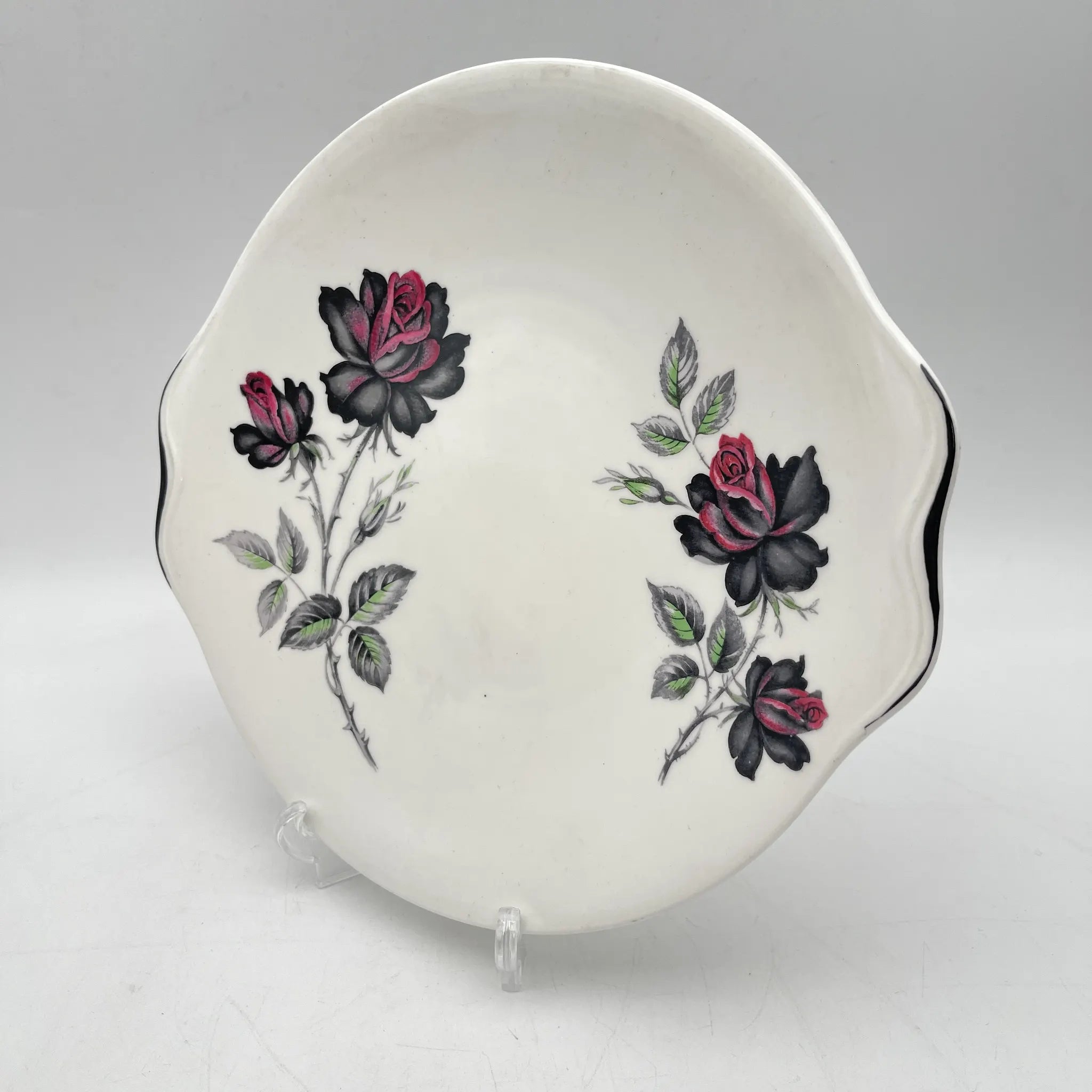 【复古】晚餐盘(主盘)/ Royal Albert / Masquerade /估计20c中期/ Bone China /英国/黑玫瑰