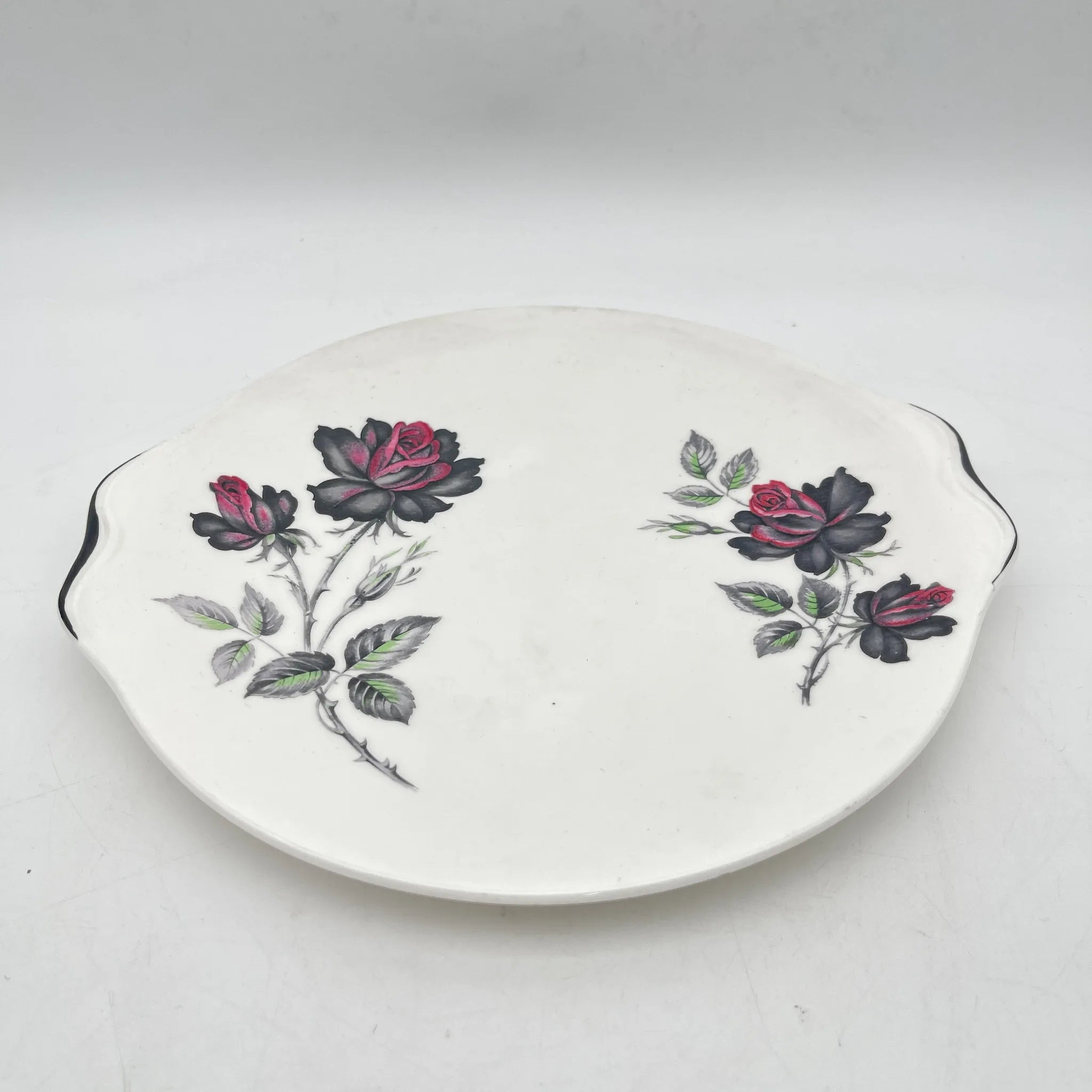 【复古】晚餐盘(主盘)/ Royal Albert / Masquerade /估计20c中期/ Bone China /英国/黑玫瑰