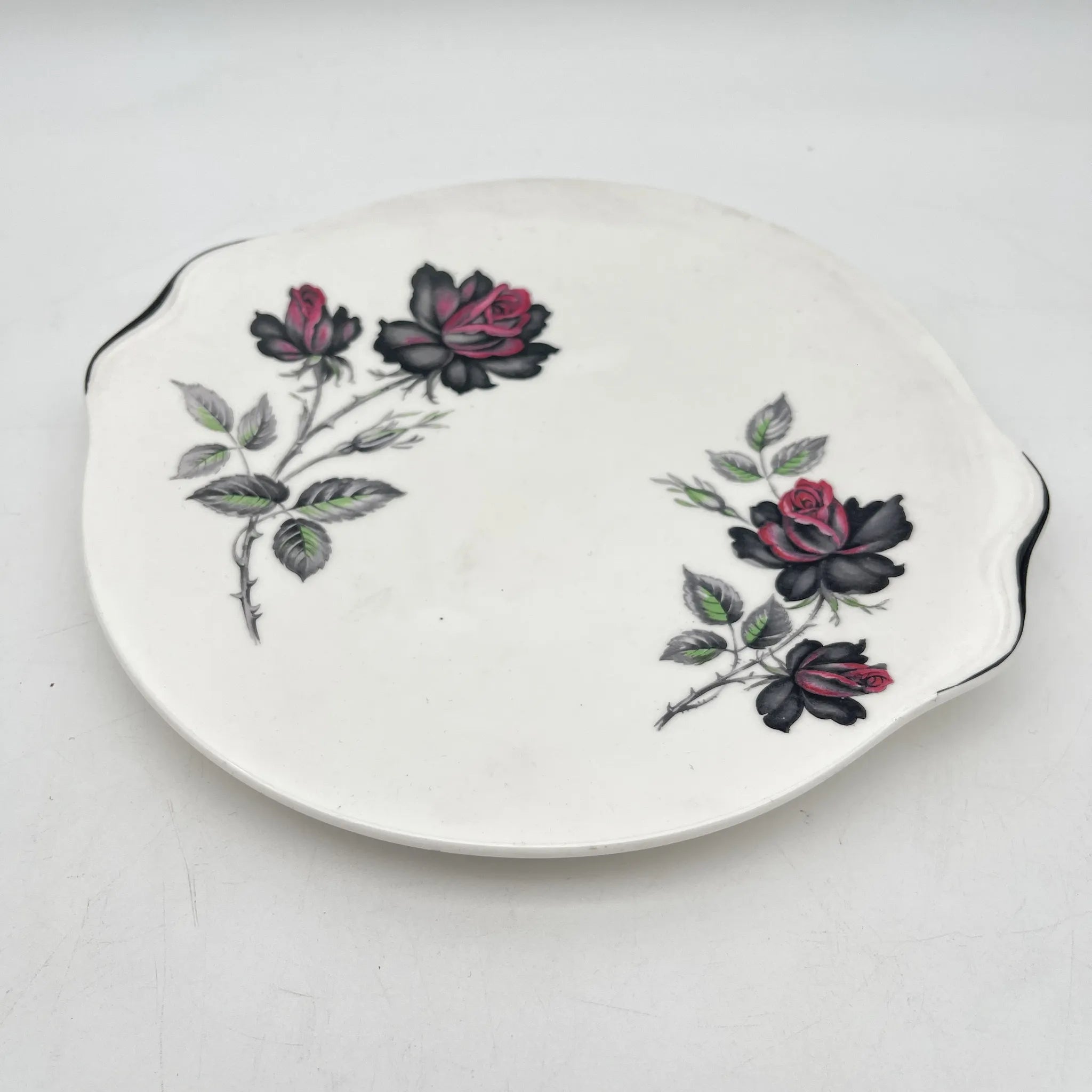 【复古】晚餐盘(主盘)/ Royal Albert / Masquerade /估计20c中期/ Bone China /英国/黑玫瑰