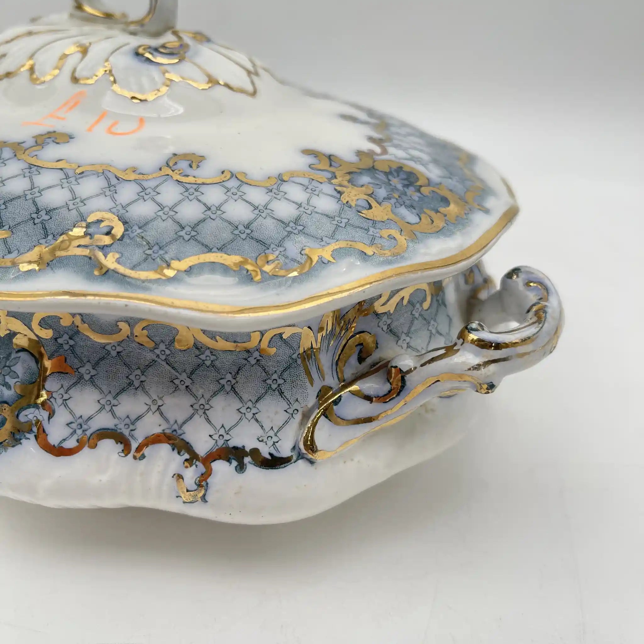 【古董】汤底/ Furnivals / Venice /估计1900左右/陶器/英国/罗凯,卷轴,拉提斯作品