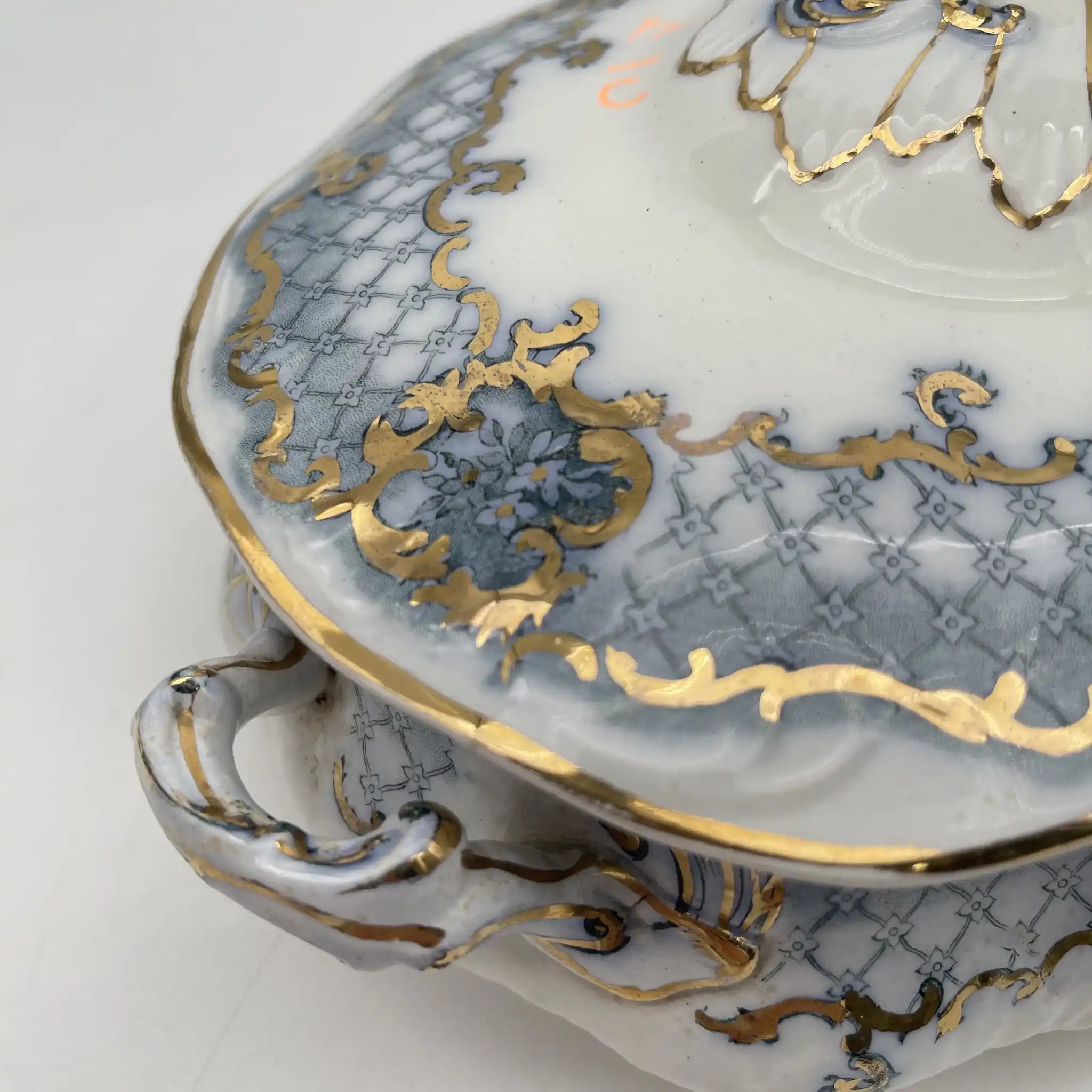 【古董】汤底/ Furnivals / Venice /估计1900左右/陶器/英国/罗凯,卷轴,拉提斯作品