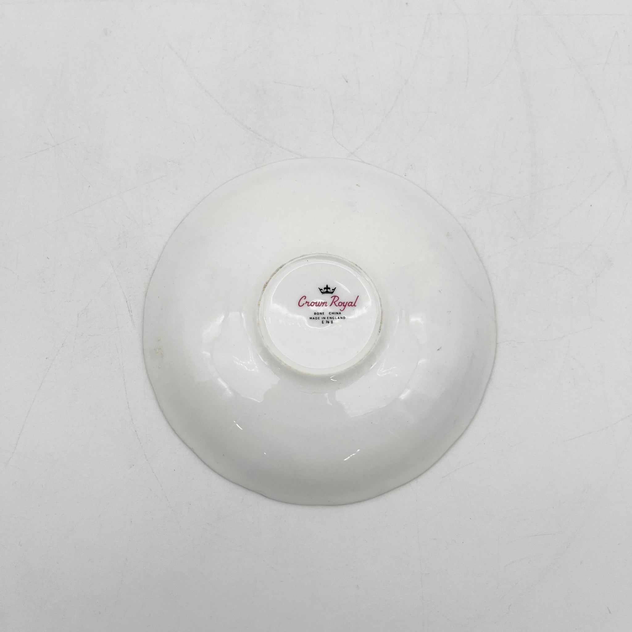 【复古】杯&碟子/ Crown Royal /估计20c中/ Bone China /英国/玫瑰,金彩