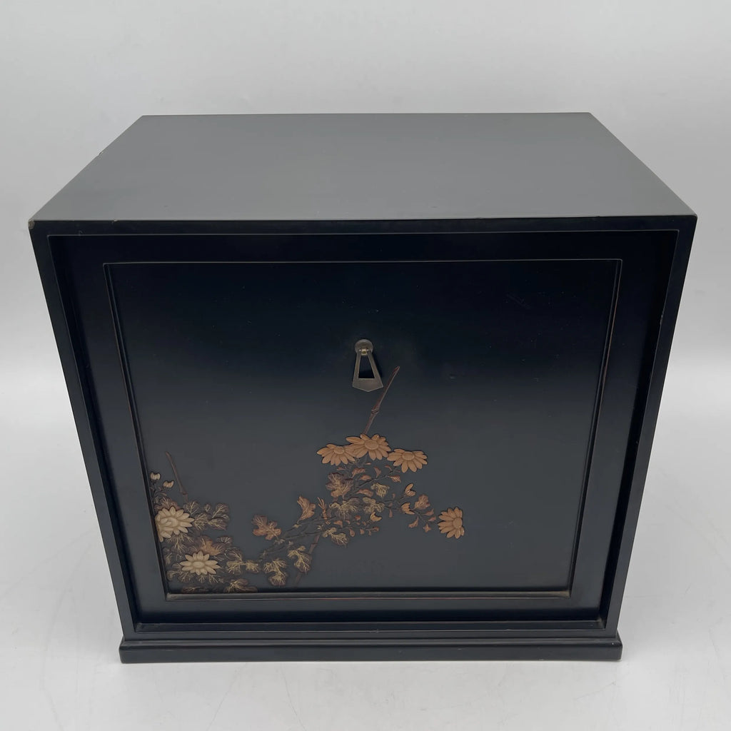 器局(茶道具) / 明治後期〜昭和初期/ 日本/ 小箪笥,盛上菊蒔絵,黒漆塗