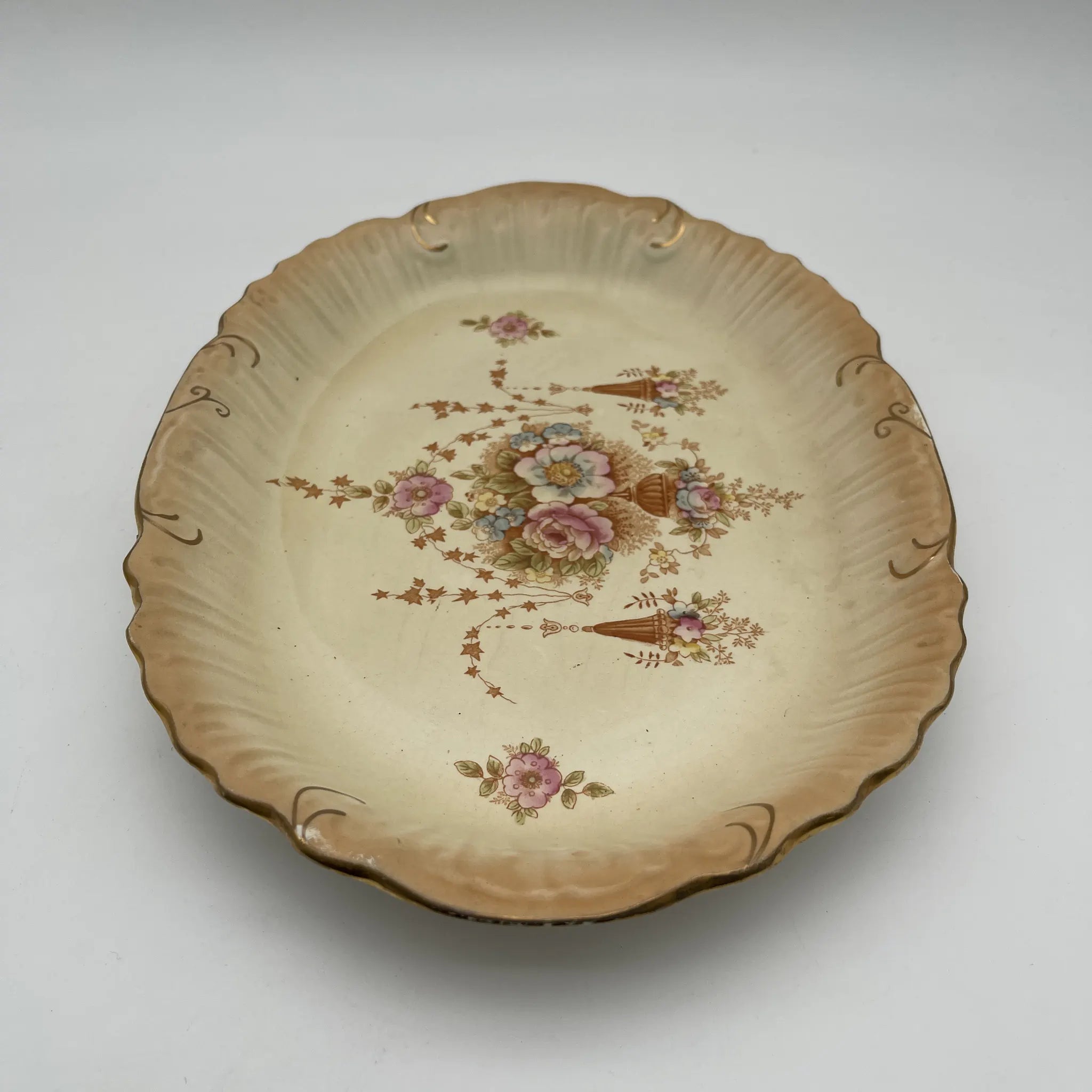 【アンティーク】 サービングプレート (大皿) / Crown Devon (クラウンデボン) / Spring / 1910年代 / 陶器 / イギリス / 銅板転写, 手彩色 金彩